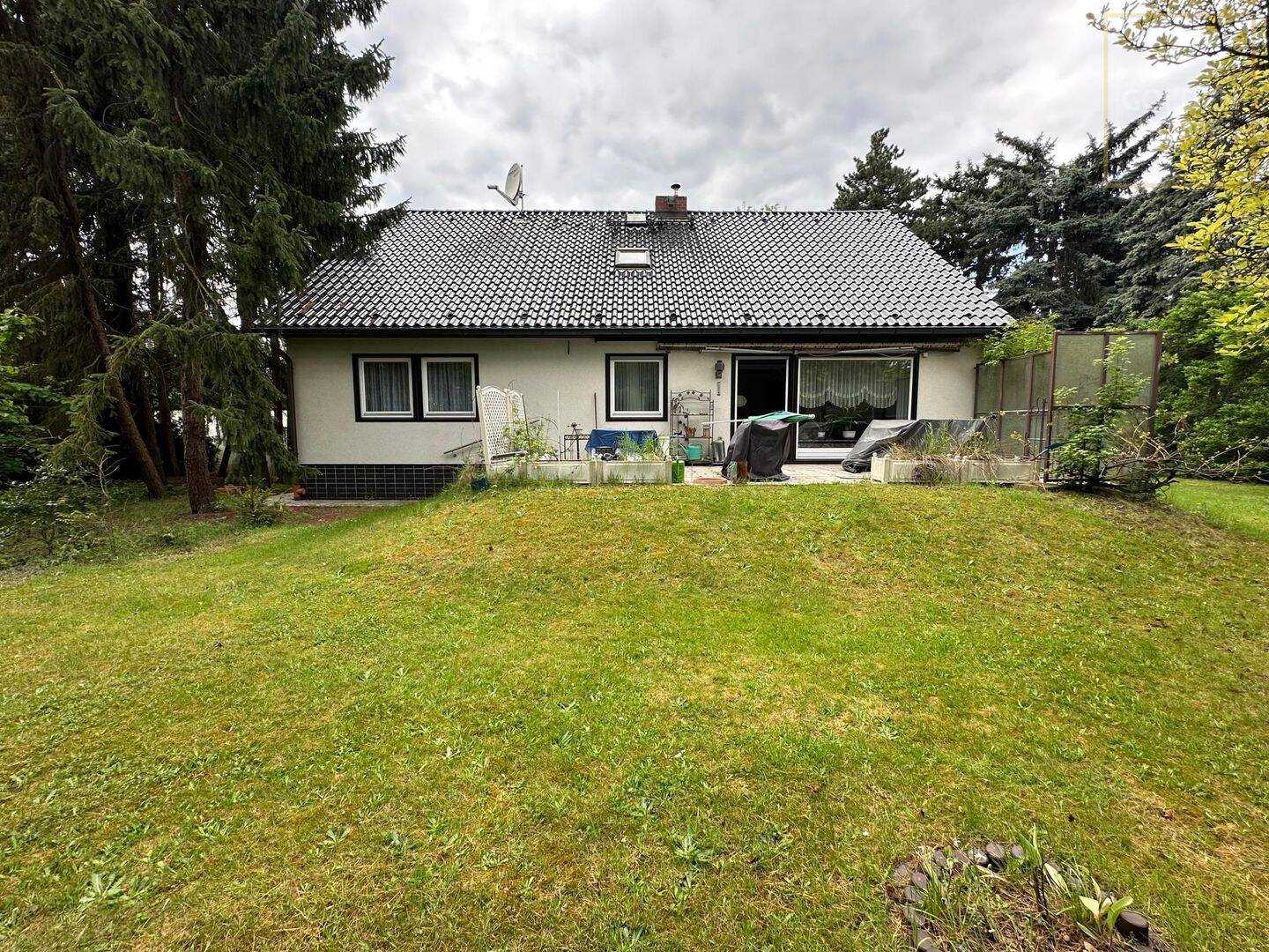 Viel Platz für die ganze Familie – Einfamilienhaus mit Pool und großem Garten, 13437 Berlin (Reinickendorf Kolonie Müller Kolonie Roedernallee Wittenau)