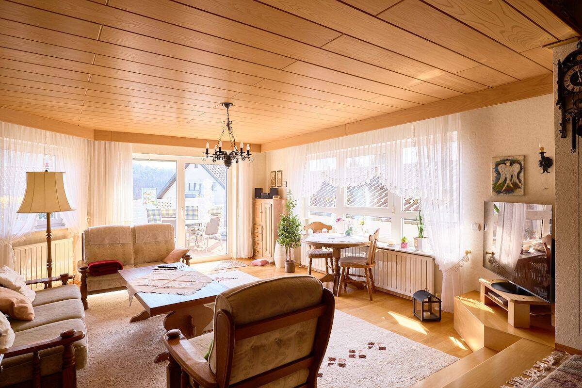 Wohnen mit Freiraum – attraktive 2,5-Zimmer-Wohnung mit 96 m² Sonnenterrasse und Garage, 73635 Rudersberg