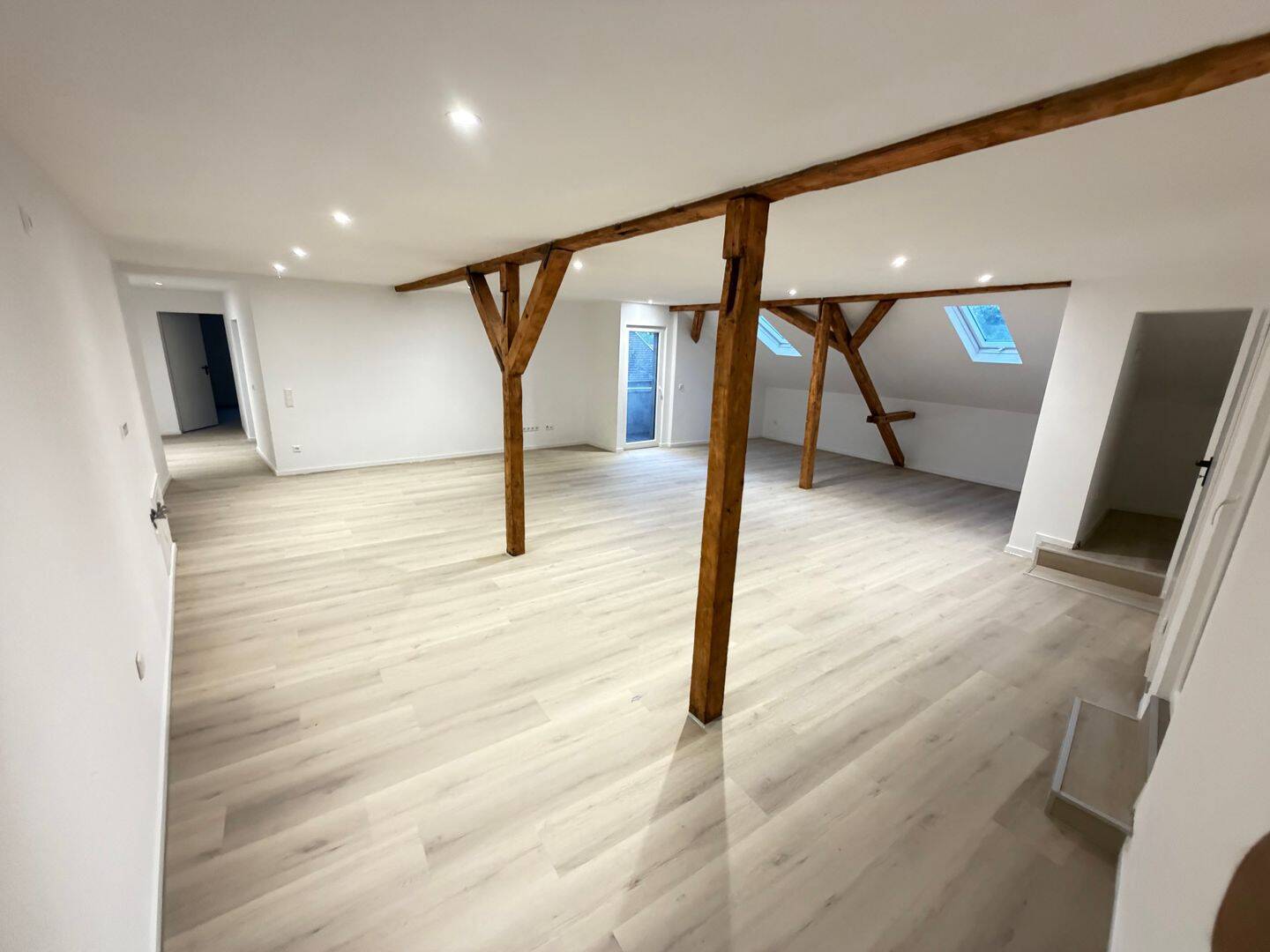 Erstbezug, 4 Zimmerwohnung mit Balkon Garten und Parkplatz, 74909 Meckesheim