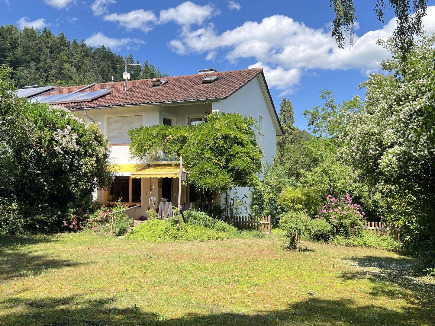 Waldshut-Tiengen | Reiheneckhaus mit schönem, ebenem und großem Grundstück., 79761 Waldshut-Tiengen