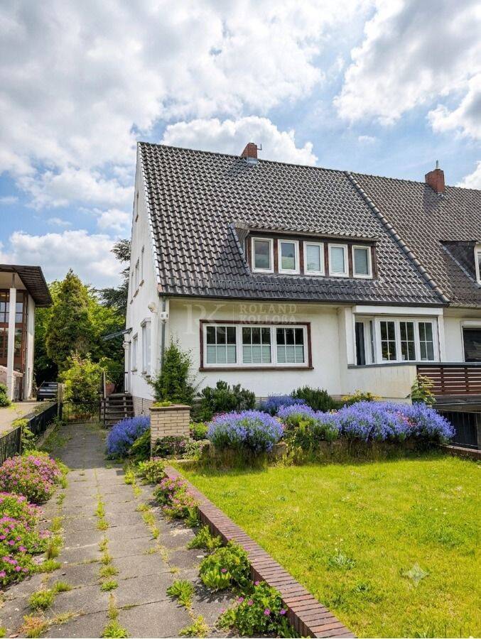 Viel Platz und großes Grundstück: 5-Zimmer-Doppelhaushälfte in ruhiger Bremer Wohnlage, 28329 Bremen (Gartenstadt Vahr Neue Vahr Nord Neue Vahr Südwest Radio Bremen Sebaldsbrück)
