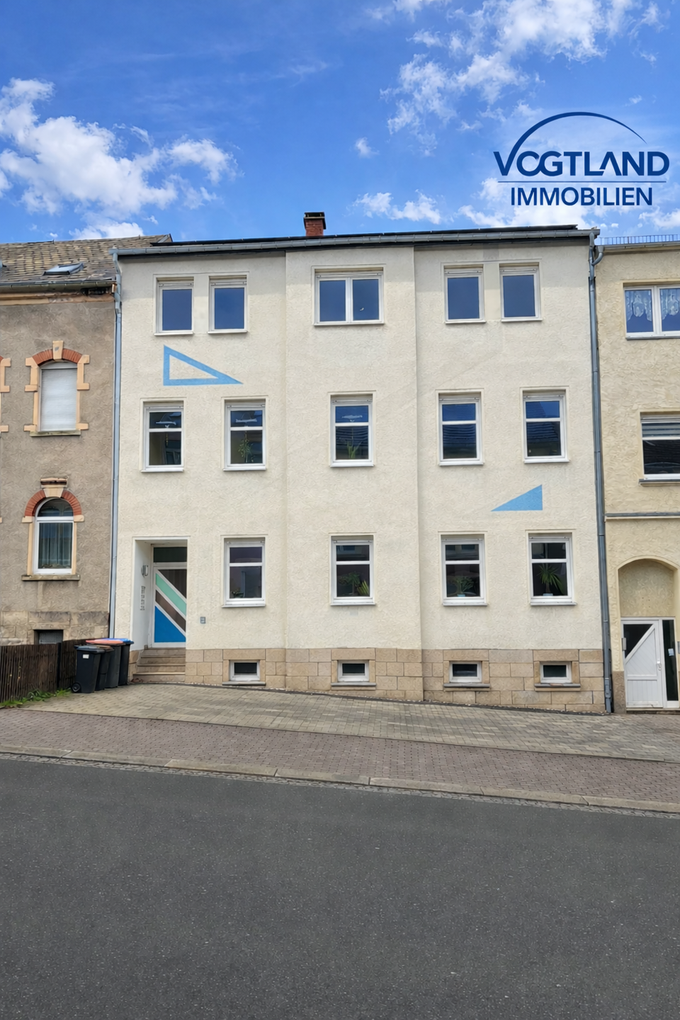 Modernisiertes Mehrfamilienhaus mit flexibler Nutzung und moderner Energietechnik, 8209 Auerbach/Vogtl.