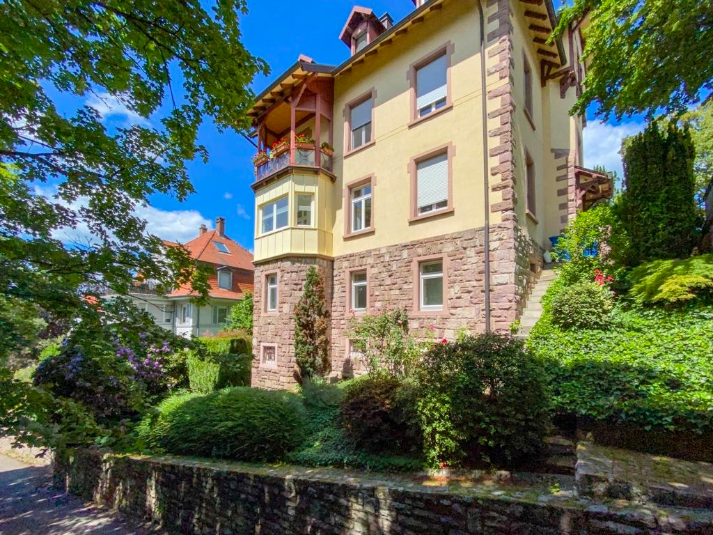Wunderschöne 4-Zimmer Wohnung mitten in der Altstadt, 76530 Baden-Baden (Ebersteinburg Innenstadt Lichtental Varnhalt Weststadt)