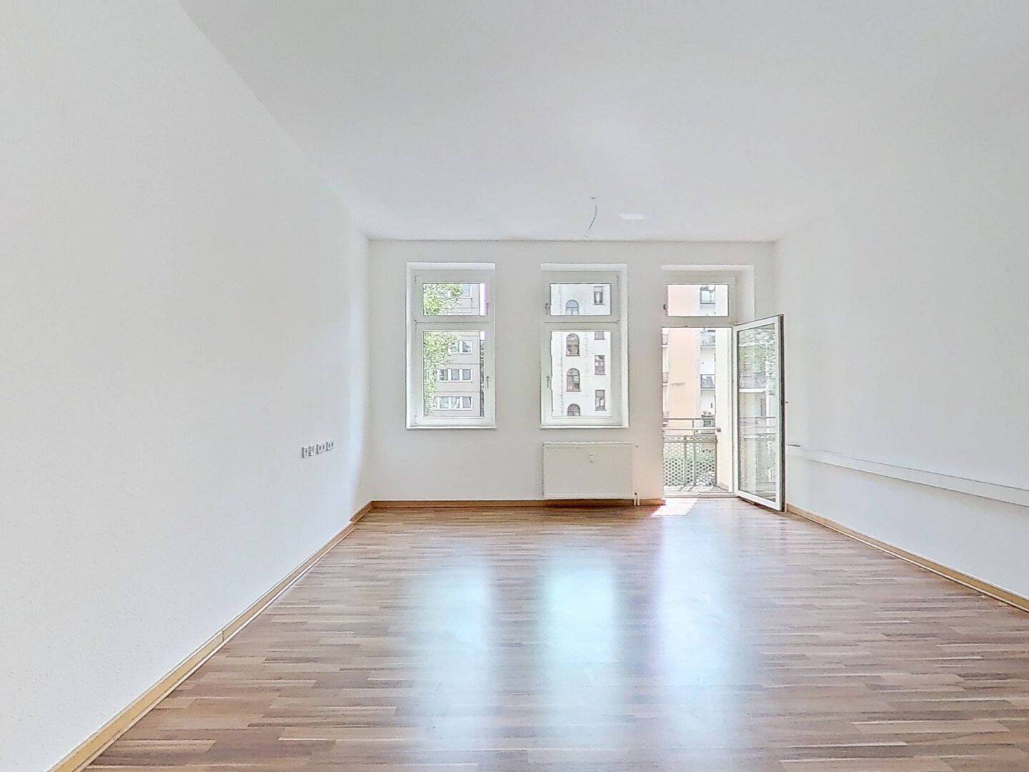 Familien und WG´s aufgepasst: Weitläufige 4-Zimmer-Wohnung mit sonnigem BALKON, 39104 Magdeburg (Altstadt Buckau)