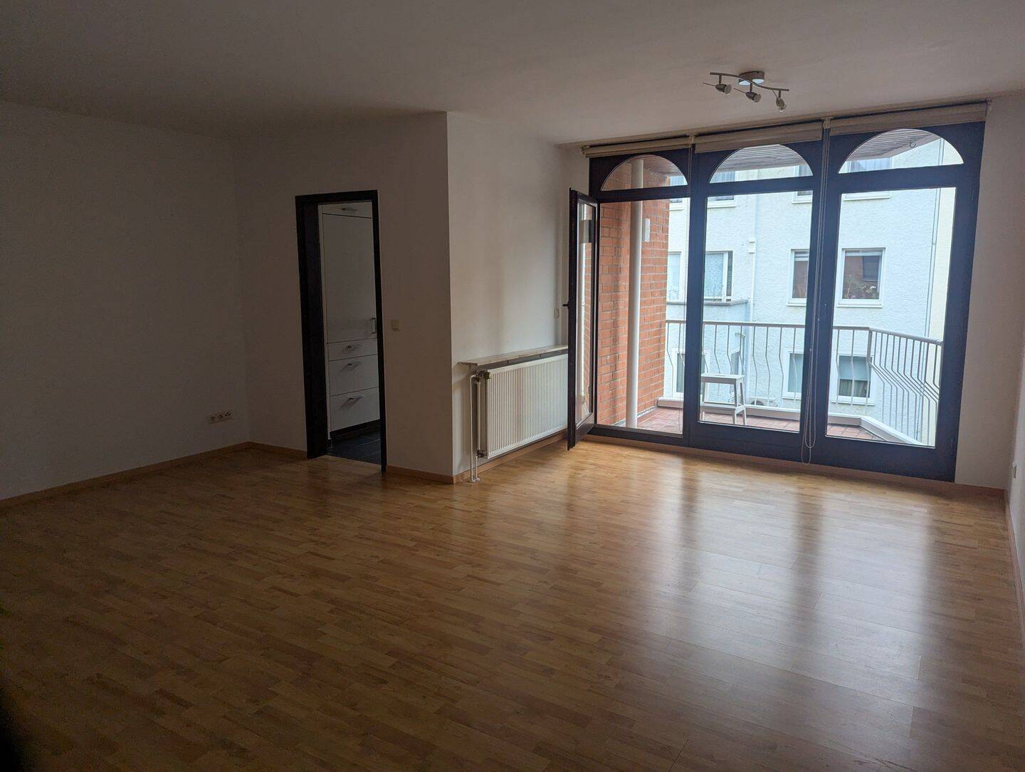 2 Zimmer Wohnung mit Balkon + Garage Nähe Sedanallee/Ostbahnhof, 31134 Hildesheim