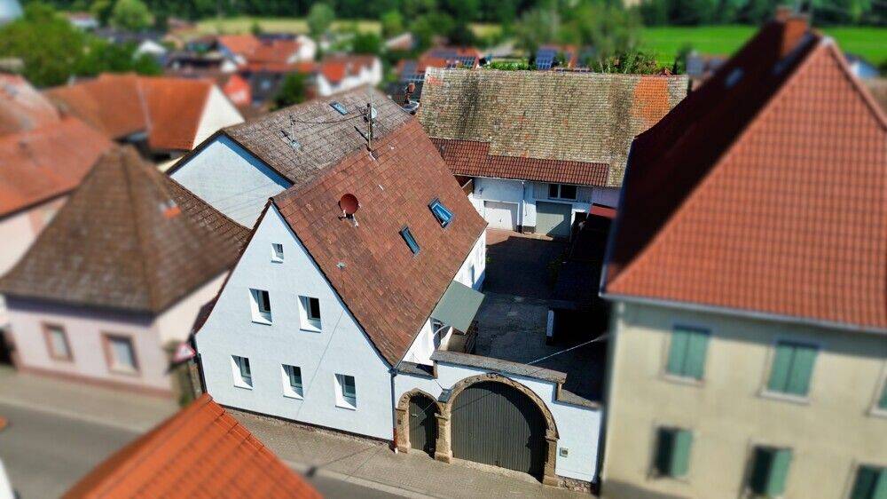 Haus- und Hofanwesen mit zwei Wohnhäusern, großem Grundstück und vielseitigen Nutzungsmöglichkeiten, 67482 Freimersheim (Pfalz)