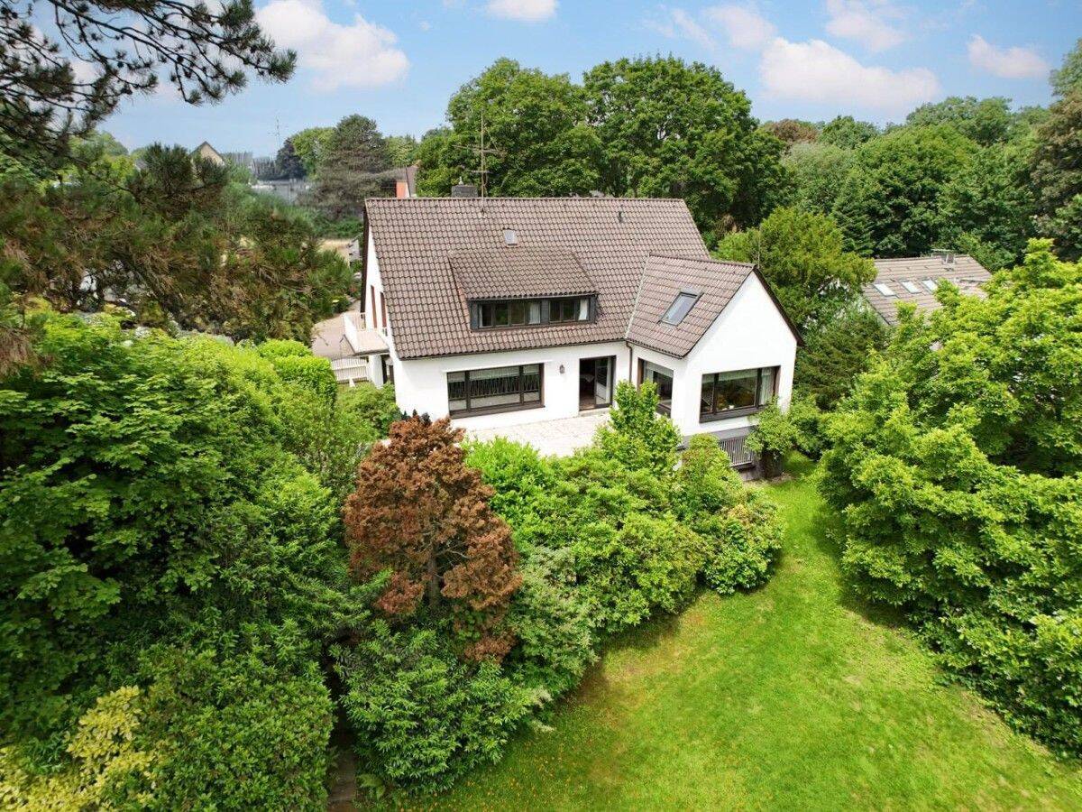 Heiß begehrt in Heisingen :) Repräsentatives, freistehendes Einfamilienhaus in Traumlage, 45259 Essen (Heisingen)