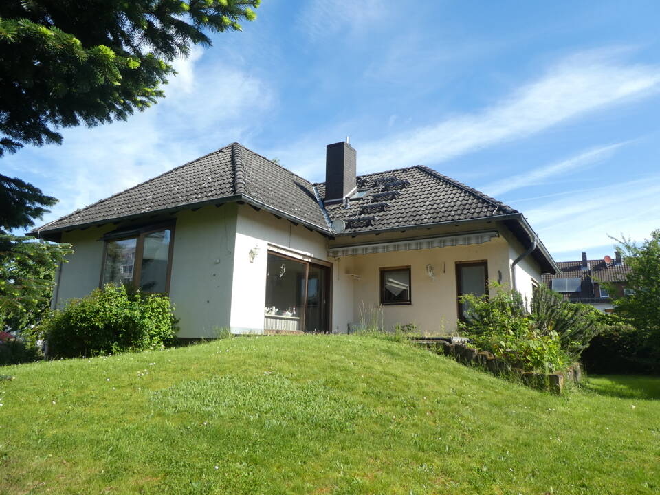 Charmanter Bungalow-Stil auf weitläufigem Grundstück in idyllischer Lage!, 63452 Hanau