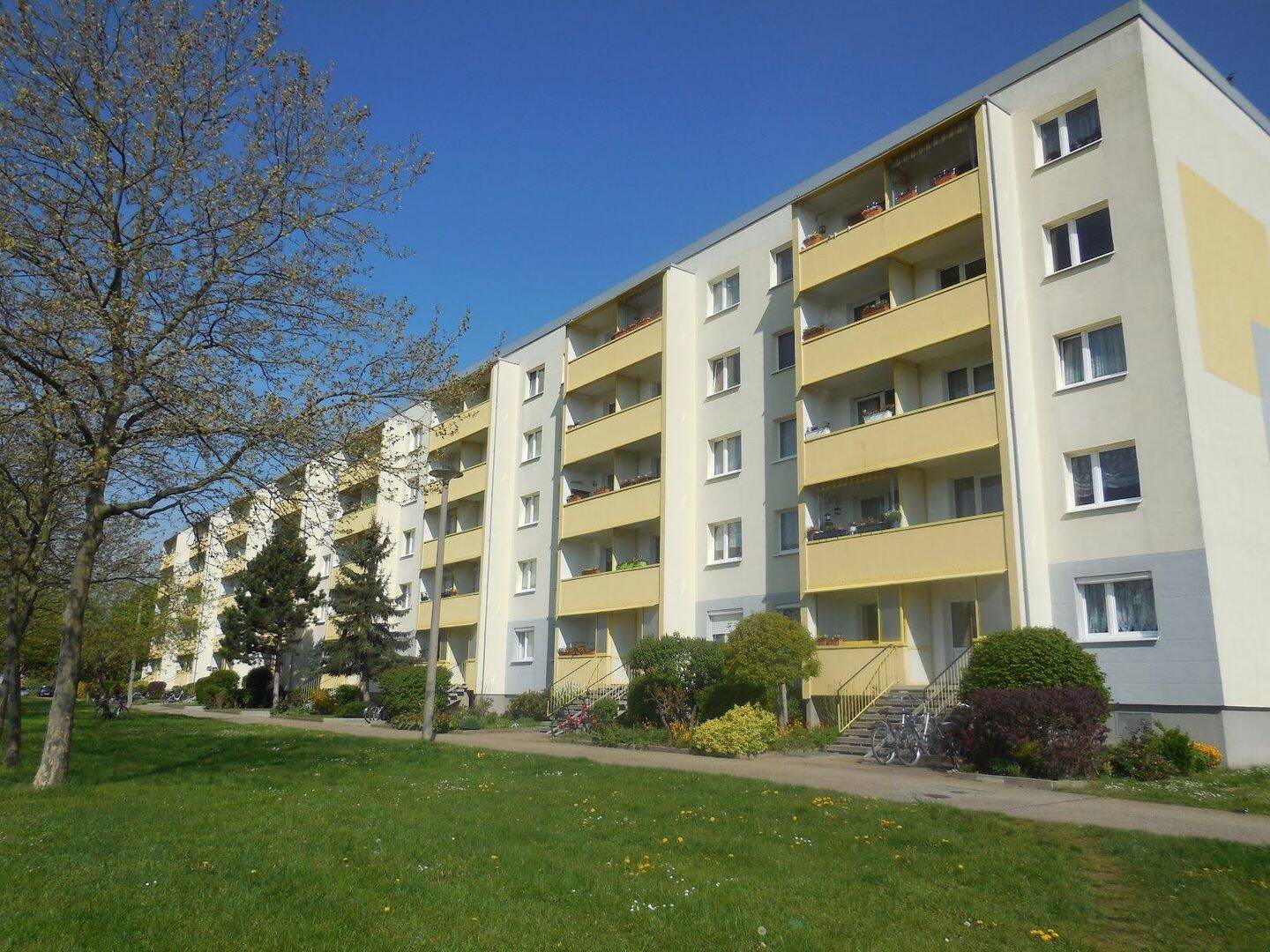4 Zimmer mit Balkon und Aufzug!, 6849 Dessau-Roßlau (Haideburg Süd Törten)