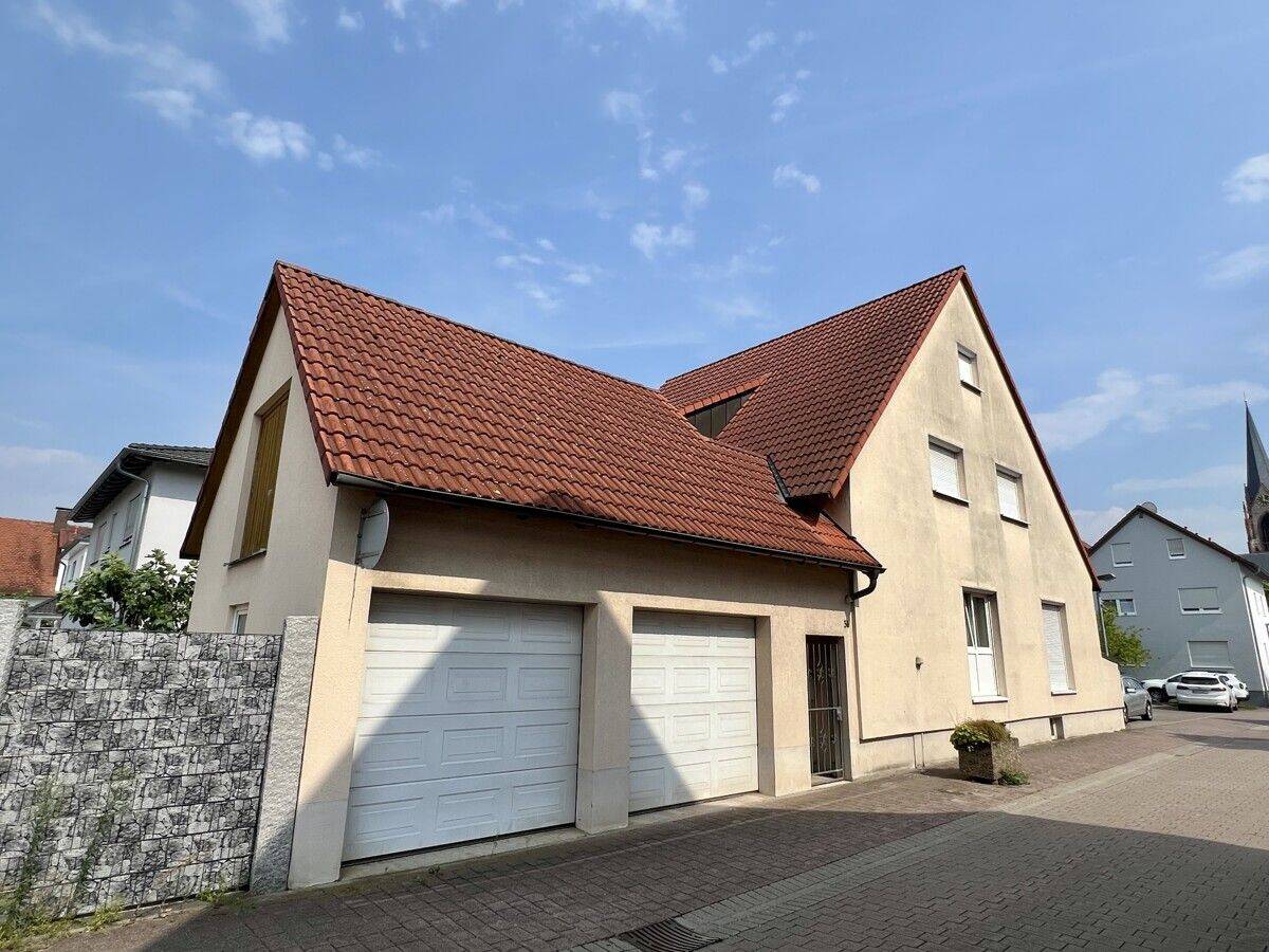 Gepflegtes Einfamilienhaus mit Doppelgarage in zentraler Lage von Muggensturm!, 76461 Muggensturm