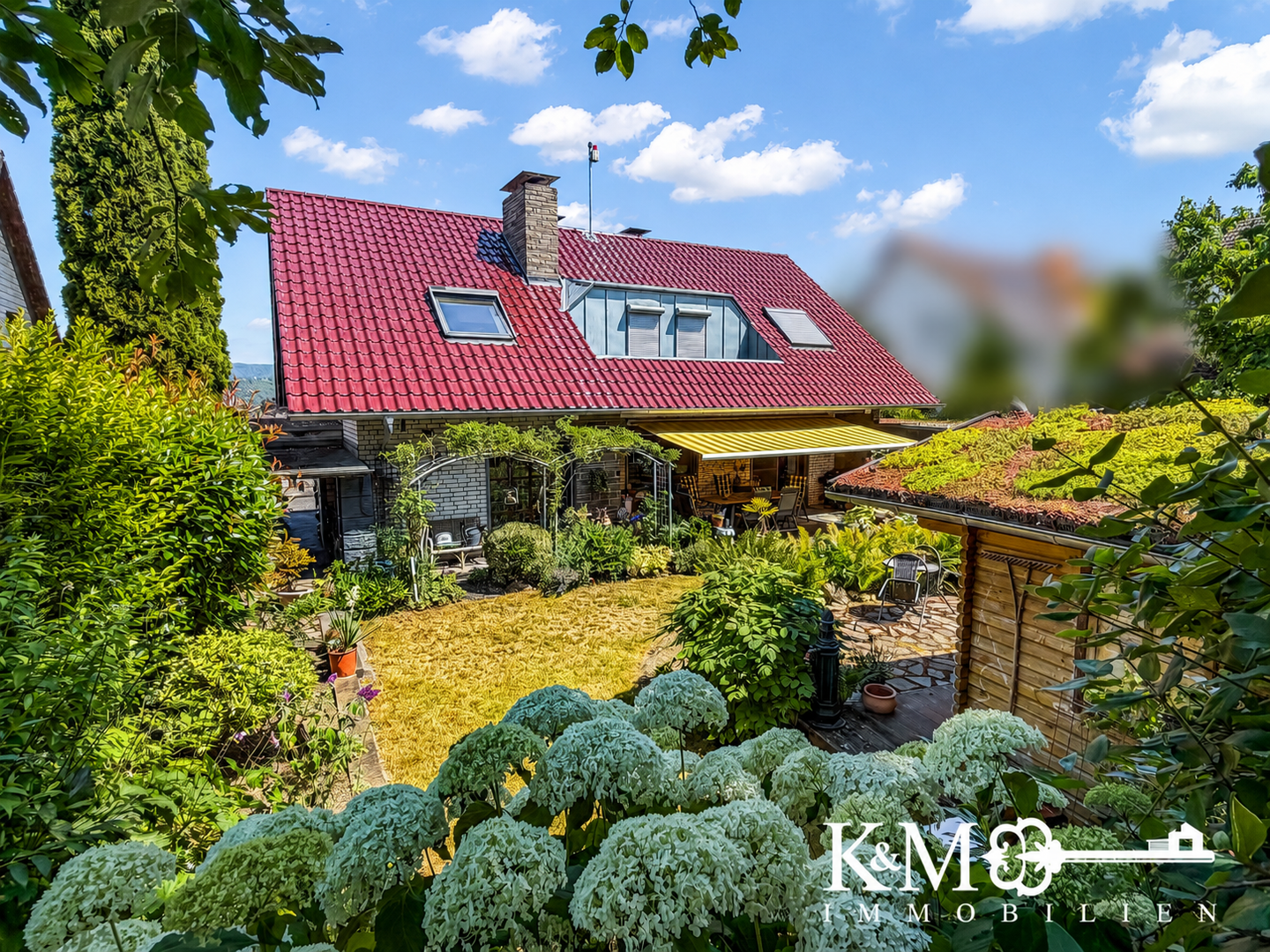 Besonderes Einfamilienhaus in Rhens: Traumgarten, Panoramafenster & viel Platz, 56321 Brey