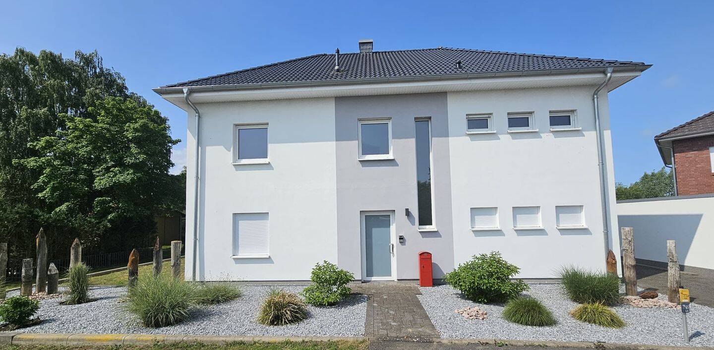Ostseenahes Architektenhaus mit 233,85 m² Wohnfläche, Einliegerwohnung und 60 m² Sonnenterrasse, 23974 Blowatz
