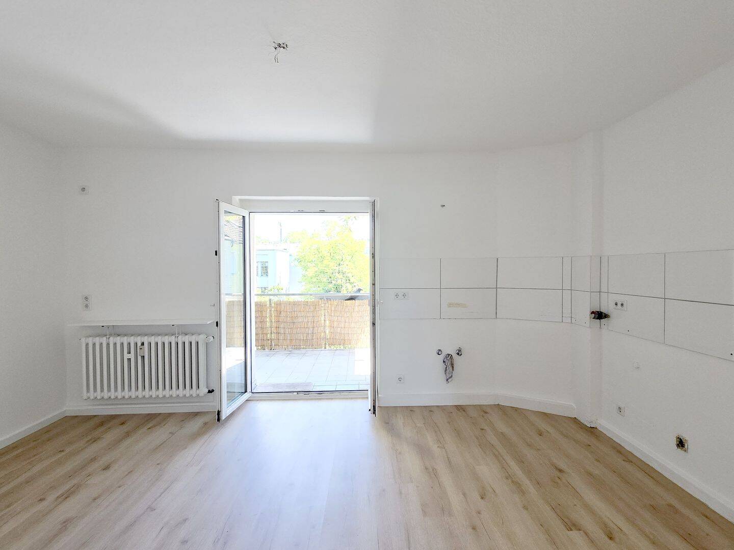 Attraktive 2-Zimmer-Wohnung mit 2 Balkonen im 3. OG in Oberbilk, 40227 Düsseldorf (Eller Oberbilk)