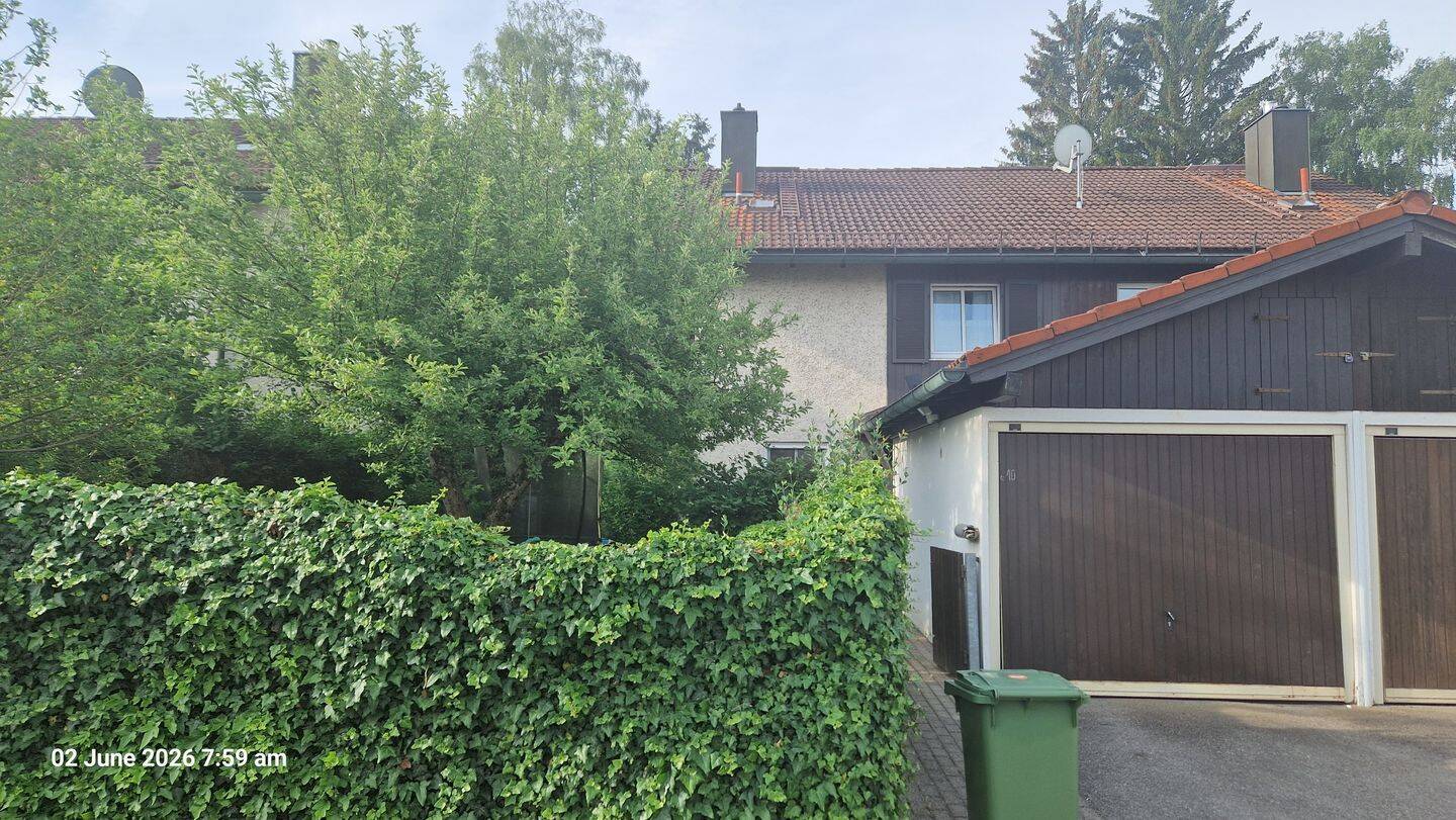 Zentral, aber dennoch ruhig gelegene Doppelhaushälfte in Zorneding mit wunderbarem Garten, 85604 Zorneding