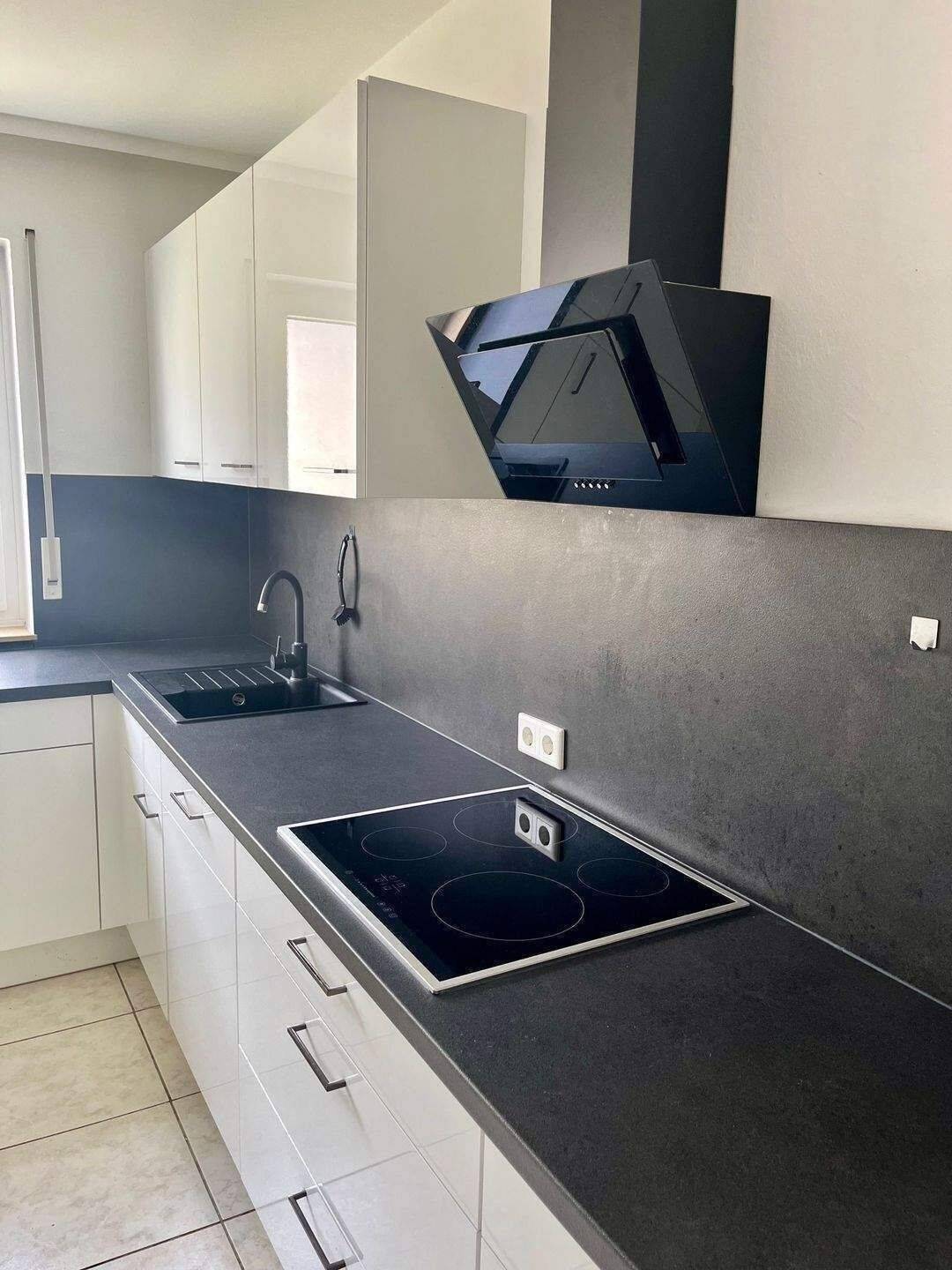 2-Fam.-Haus + Souterrain-Einheit mit Garten, Balkonen, 2 Garagen in top Lage in Zirndorf, 90513 Zirndorf