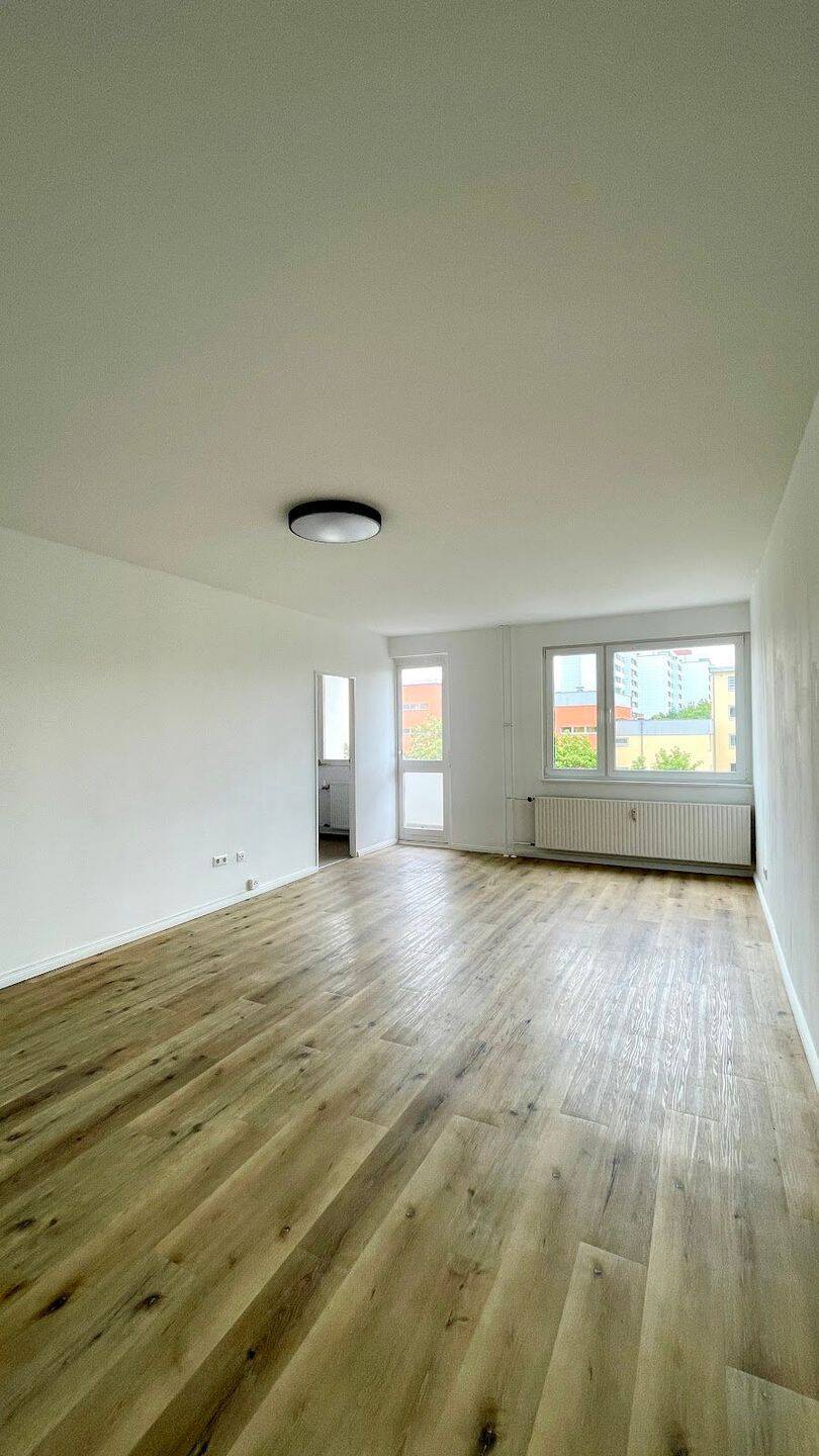 Helle 1-Zimmer-Wohnung mit Balkon und Einbauküche in Berlin-Lichterfelde, 12207 Berlin (Steglitz-Zehlendorf Lichterfelde)