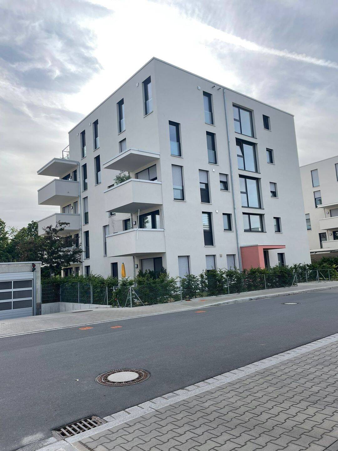Schöne 2-Zi-Wohnung mit Balkon, 90471 Nürnberg (Dutzendteich Langwasser Neuselsbrunn Stadion Zollhaus)