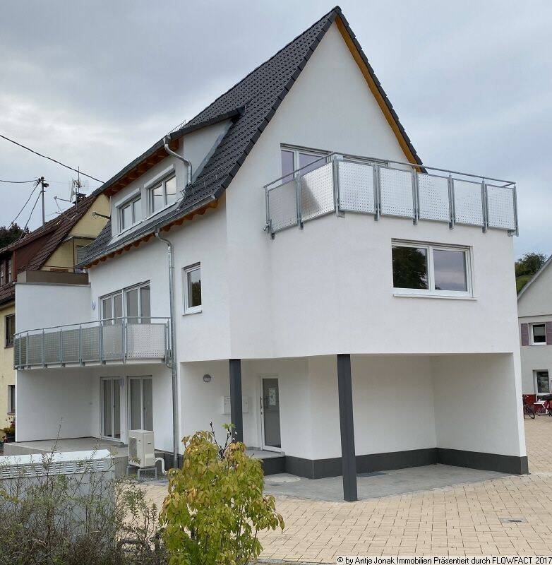 Moderne 5,5 Zimmer-Maisonette-Wohnung mit Balkon und Stellplatz in Oberensingen, 72622 Nürtingen