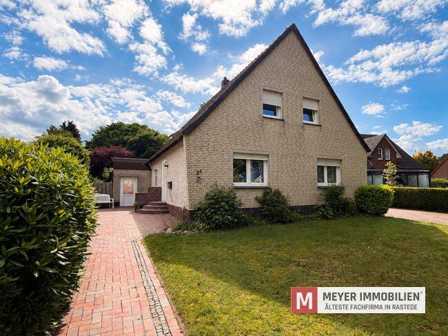 Großzügiges Zweifamilienhaus in Wiefelstede/Nuttel (Obj.-Nr. 6630), 26215 Wiefelstede