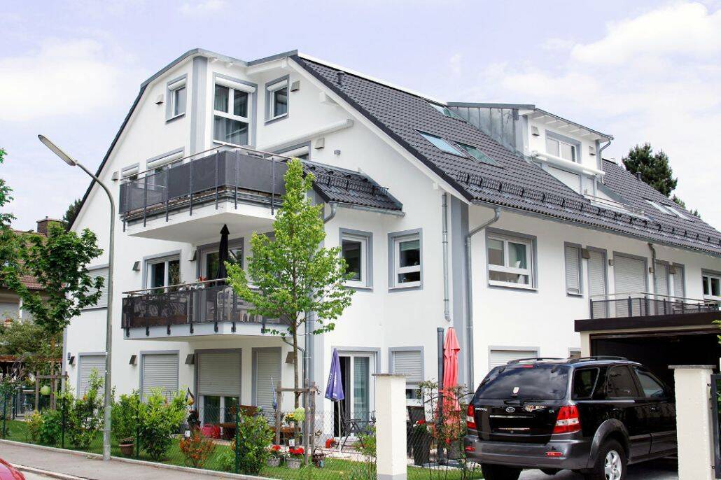 Exklusiv möblierte 2-Zi.-Wohnung mit Südbalkon, Tiefgarage & hochwertiger Ausstattung in Trudering, 81825 München (Berg am Laim Trudering-Riem)