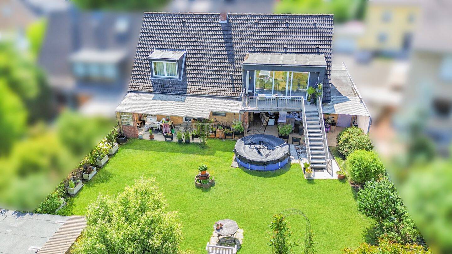 Familientraum in Köln-Höhenhaus mit ca. 214 m² Wohnfläche und großem Garten, 51061 Köln (Mülheim Dünnwald Flittard Höhenhaus Stammheim)