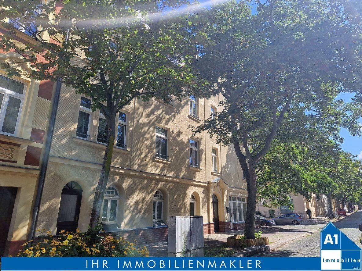 vermietete 3-Raum-Dachgeschoss-Wohnung im historischen Mehrfamilienhaus in Halle (Saale), 6110 Halle (Saale) (Damaschkestraße Gesundbrunnen Innenstadt Lutherplatz Saaleaue)