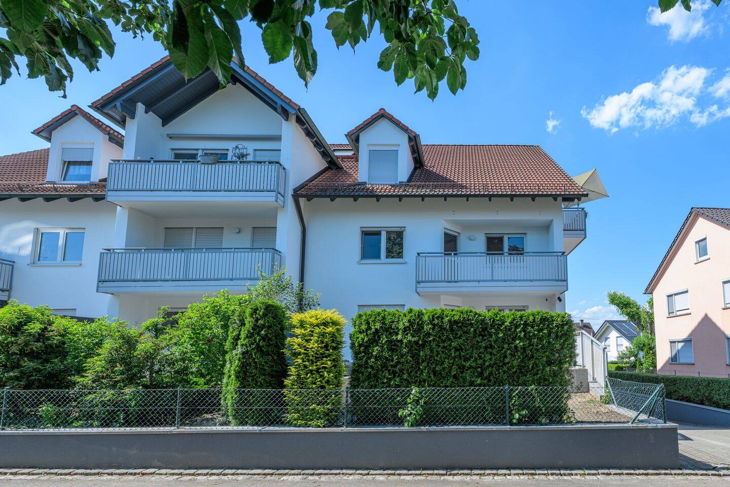 Sonnige und großzügige 3,5 Zi.-Wohnung in ruhiger Ortsrandlage von Reutti, 89233 Neu-Ulm