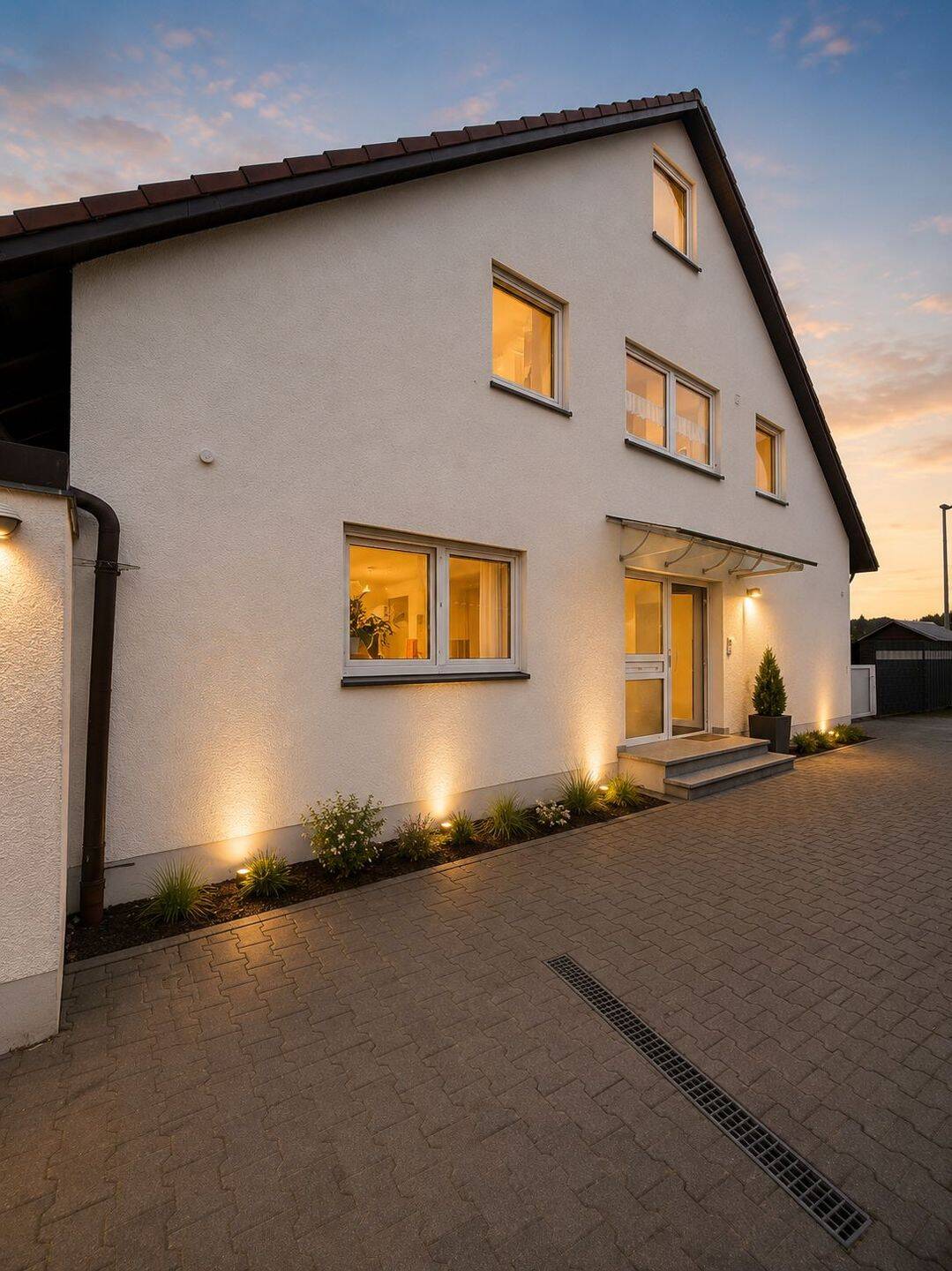 Wohnen im Grünen: Großzügige 3-Zimmer-Wohnung mit Terrassenwohnung inklusive Garage -Gesamtkaufpreis 270.000,00 € in Burgau, 89331 Burgau