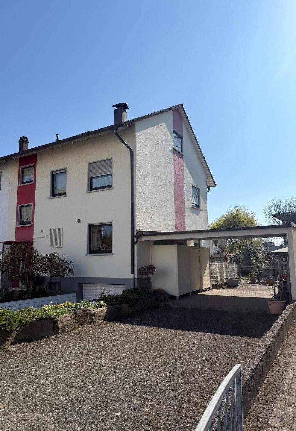 Zweifamilien – Reihenendhaus mit idyllischem Garten & Photovoltaik, 77694 Kehl