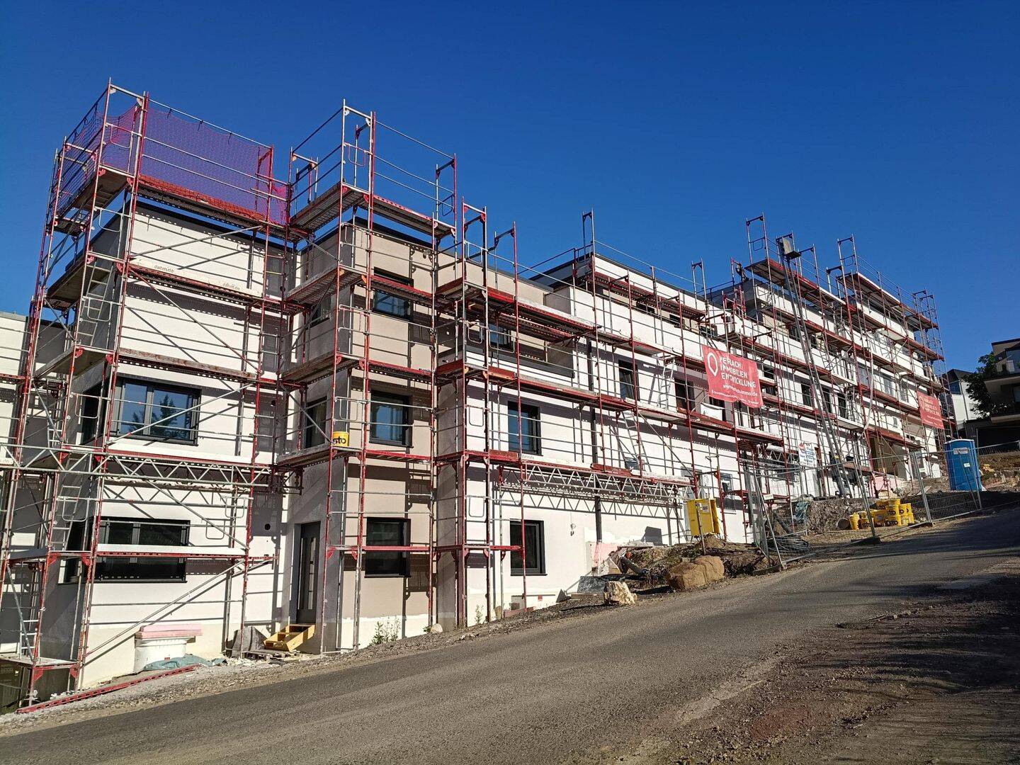 Stilvoll und großzügig wohnen im Neubau: Exklusive Erdgeschosswohnung in moderner Architektur, 54470 Bernkastel-Kues