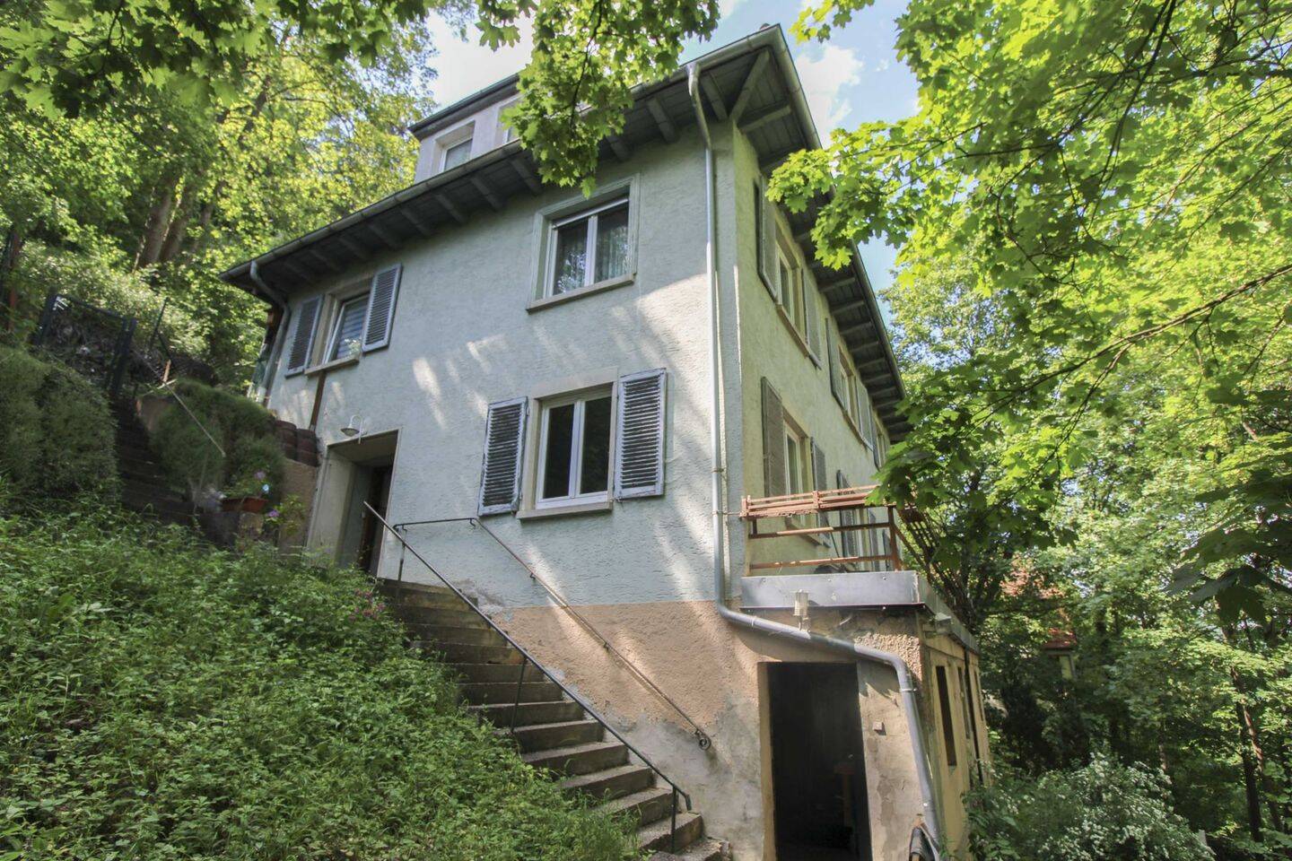 Einfamilienhaus mit Einliegerwohnung und sehr großem Grundstück, 72458 Albstadt
