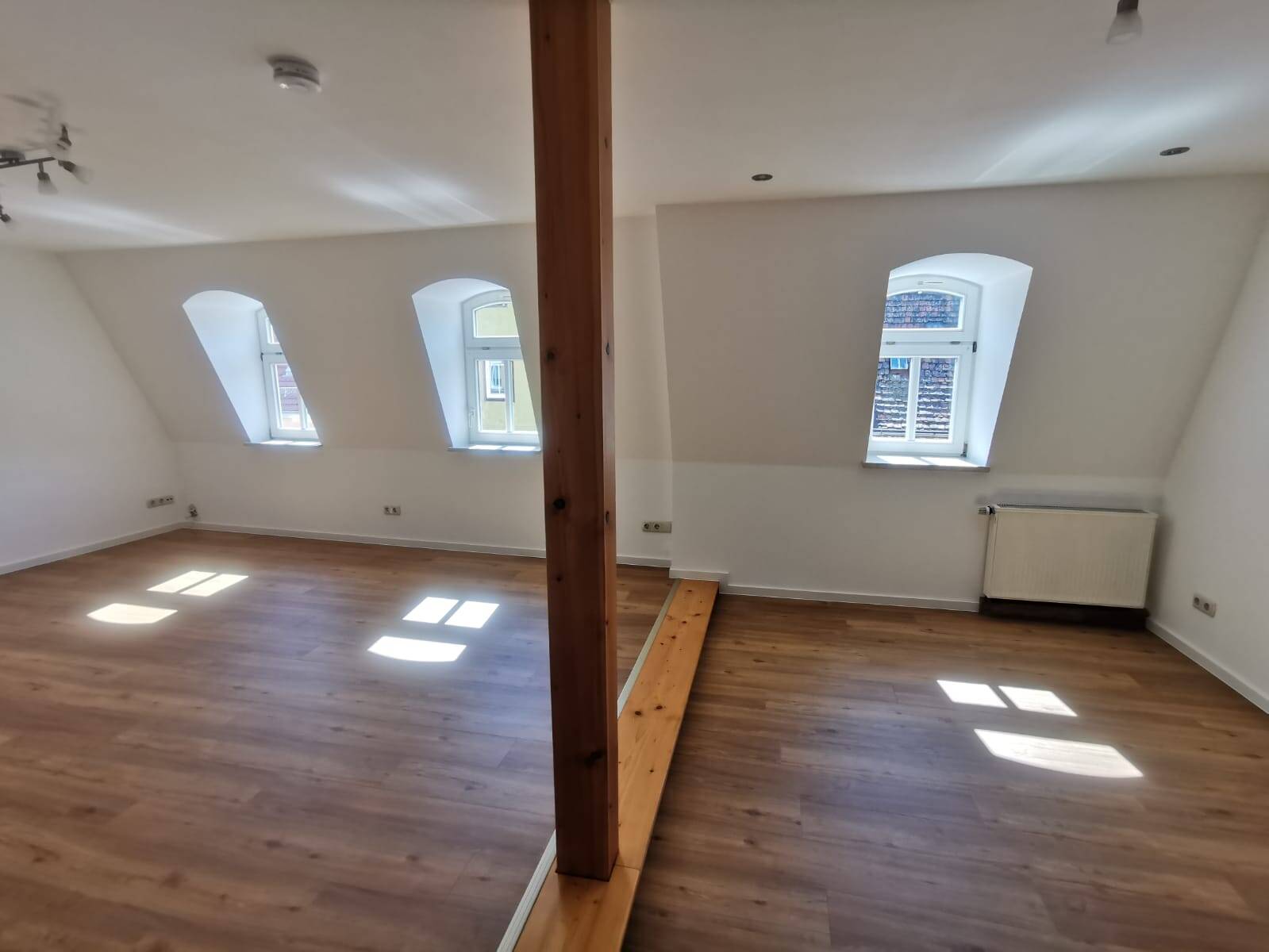 großzügige zentrumsnahe 3-Raumwohnung sucht neuen Mieter, 7407 Rudolstadt