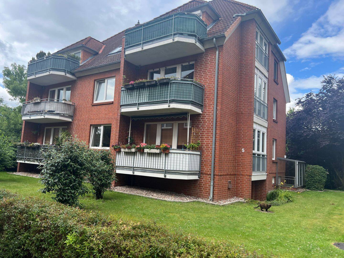 gepflegte 3-Zimmer-Dachgeschoss-Wohnung mit Balkon in ruhiger Wohnlage, 21614 Buxtehude
