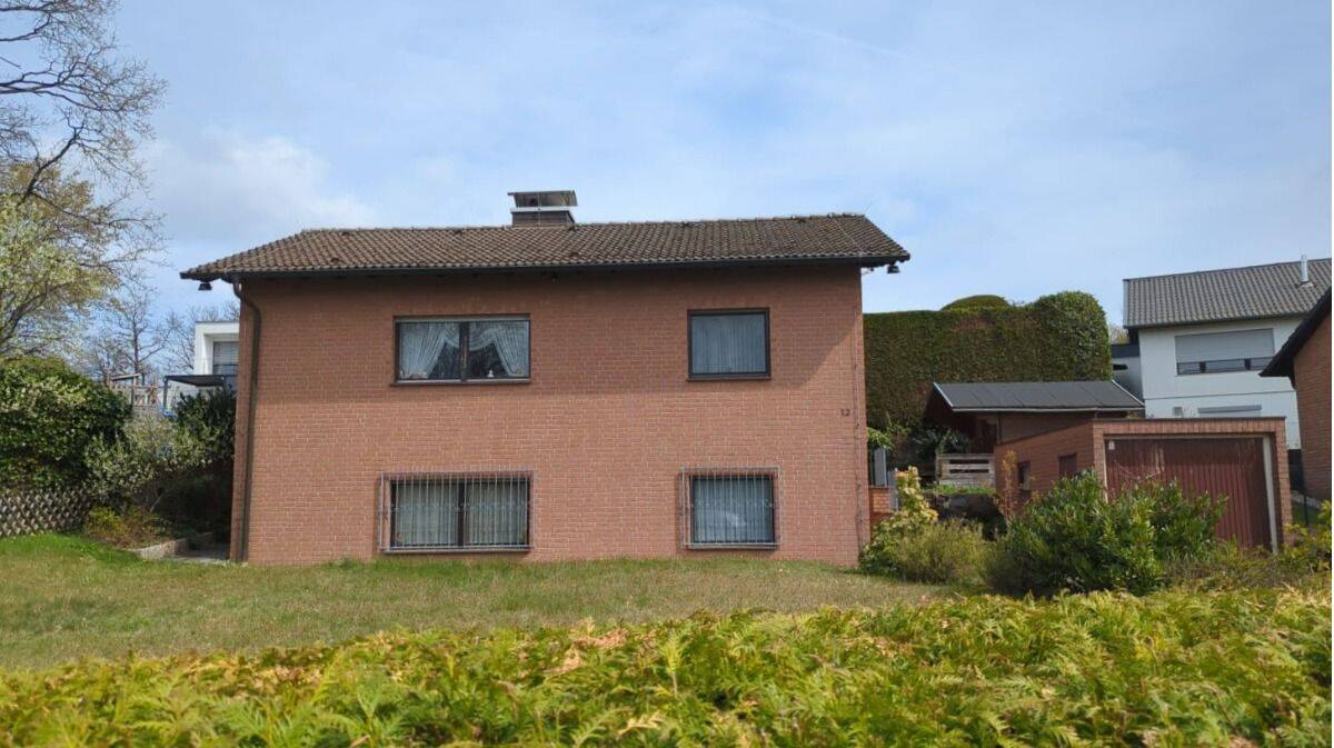 Renovierungsbedürftiges Einfamilienhaus mit Garten und Garage in Waldbröl zu verkaufen., 51545 Waldbröl