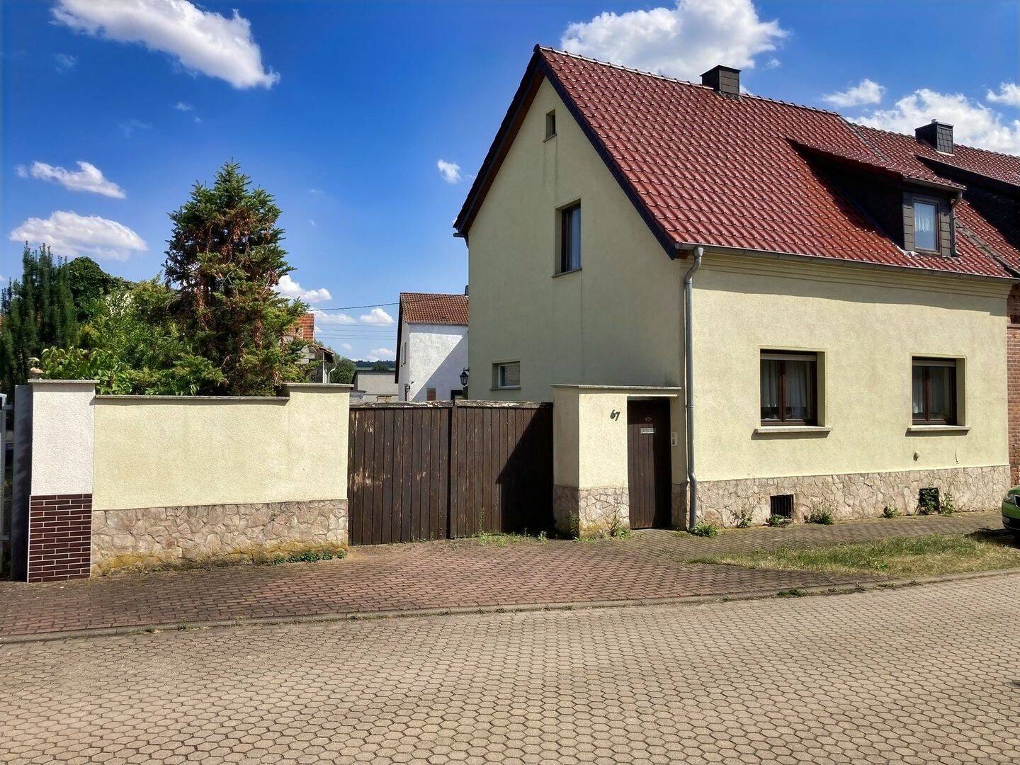 Solides Zuhause mit Potenzial für Ihre Wohnideen !, 6542 Allstedt