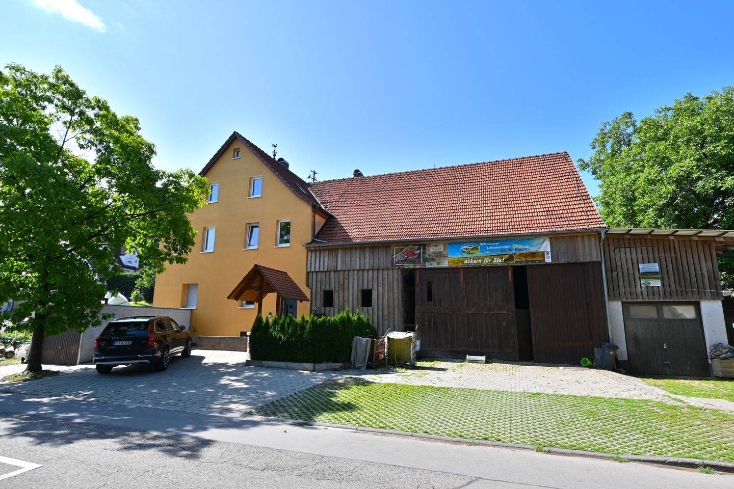 Luxuriöse 2-Zimmer-Wohnung mit Balkon, Einbauküche und Kamin in Lorch, 73547 Lorch