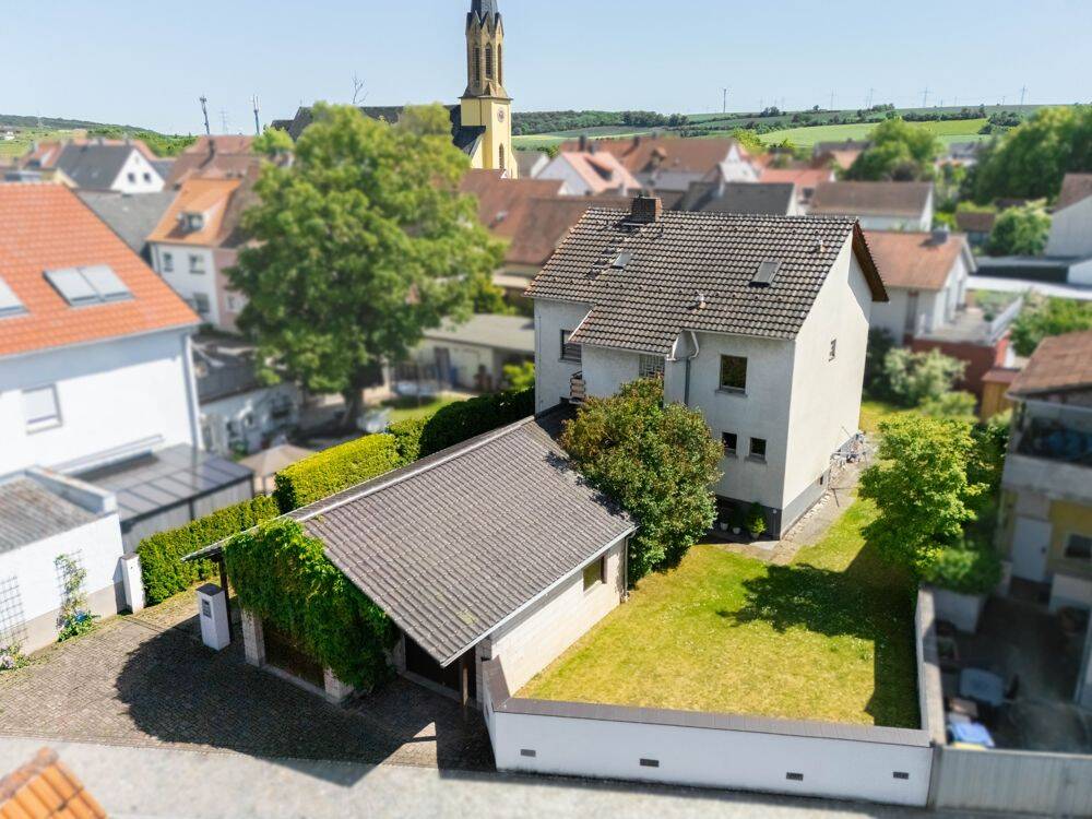 Ruhig gelegenes Einfamilienhaus mit Potential!, 97228 Rottendorf