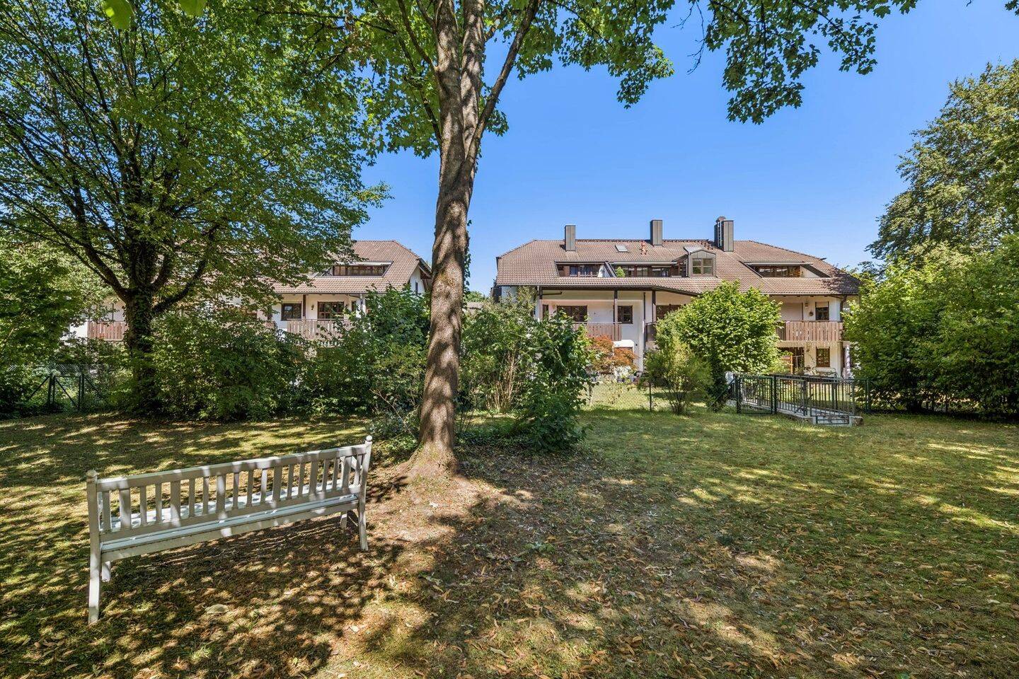 Seltenheitswert: Perfekter Grundriss trifft auf idyllischen Blick ins Grüne & 400 m² Gemeinschaftsgarten, 81827 München (Ramersdorf-Perlach Trudering-Riem)
