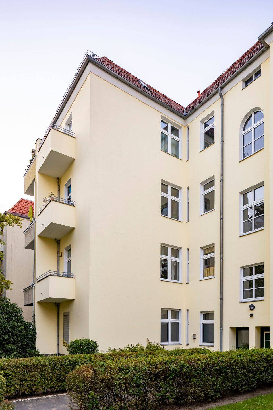 INVEST l Charmanter Altbau trifft grüne Ruhe: 2-Zi.-Wohnung mit Südbalkon im Herzen Reinickendorfs!, 13409 Berlin (Reinickendorf Gesundbrunnen Wedding)