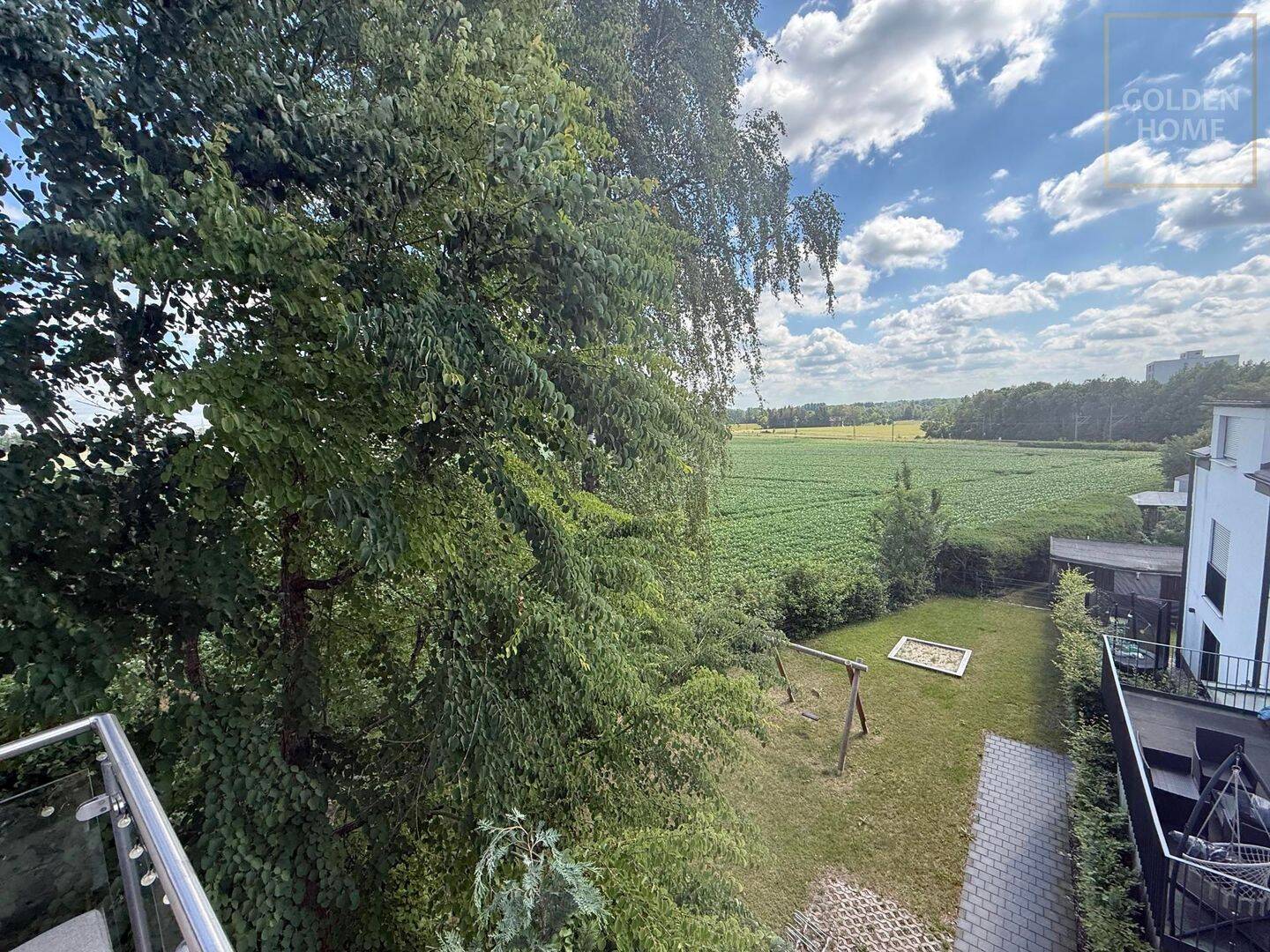 Schöne helle Dachgeschosswohnung mit Panorama Fenster & Panorama Balkon mit Blick ins Grüne, 85570 Markt Schwaben