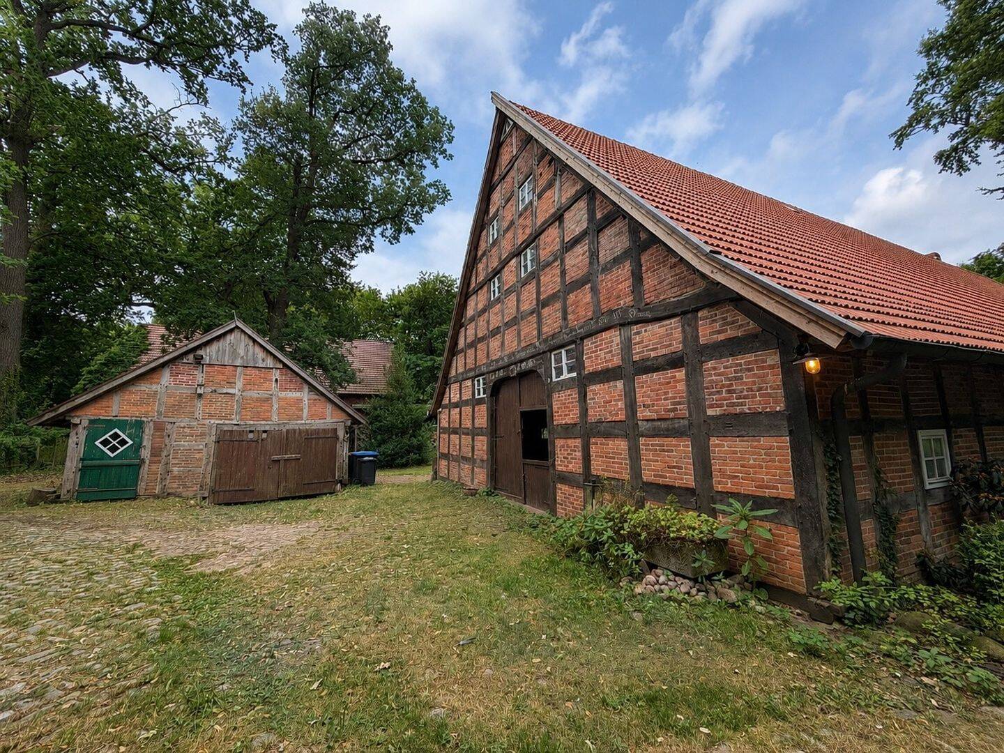 Historisches Fachwerkanwesen auf ca. 9.400 m² großem Naturgrundstück, 49406 Eydelstedt