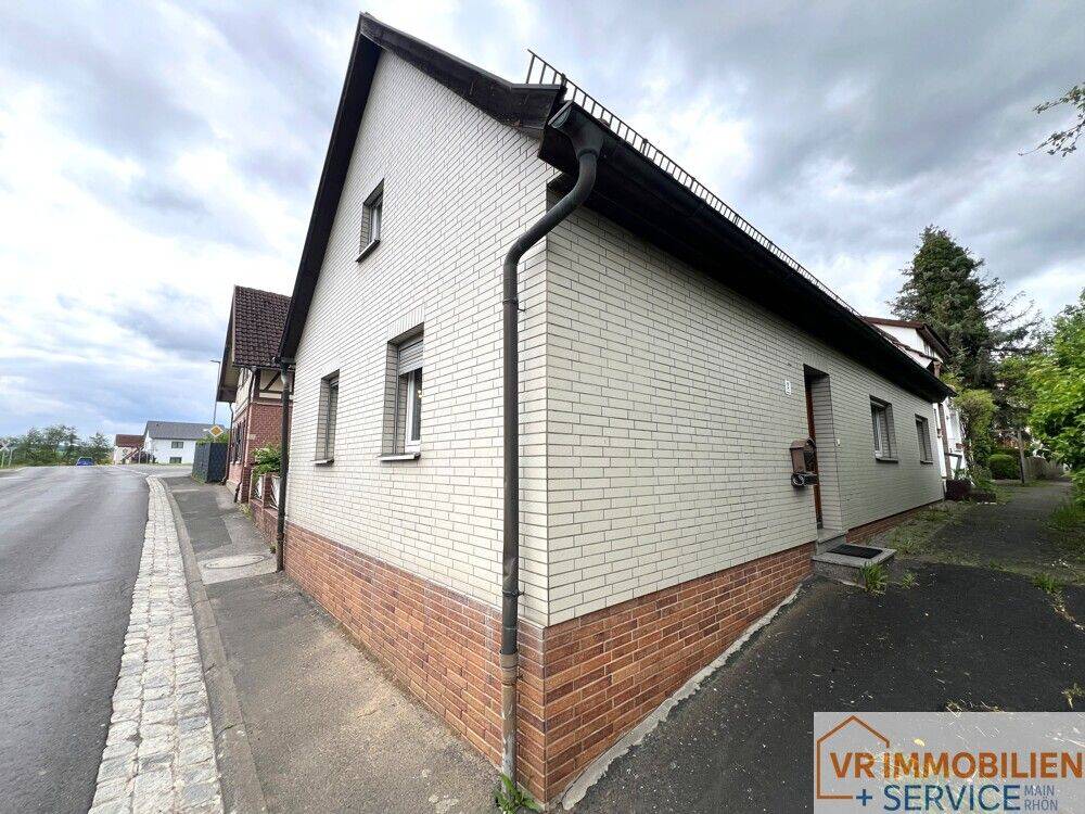 Kleines Haus, große Möglichkeiten – Teilmodernisiertes Wohnhaus mit Garage in 97647 Nordheim v.d. Rhön!, 97647 Nordheim v.d. Rhön