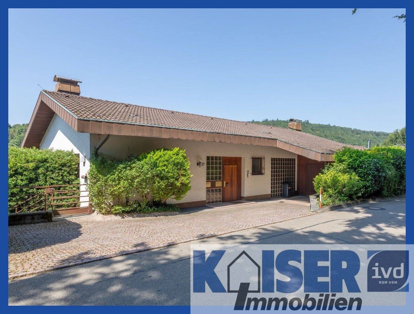 Repräsentatives Einfamilienhaus in bester Aussichtslage von Waldshut – Wohnen über dem Rheintal, 79761 Waldshut-Tiengen