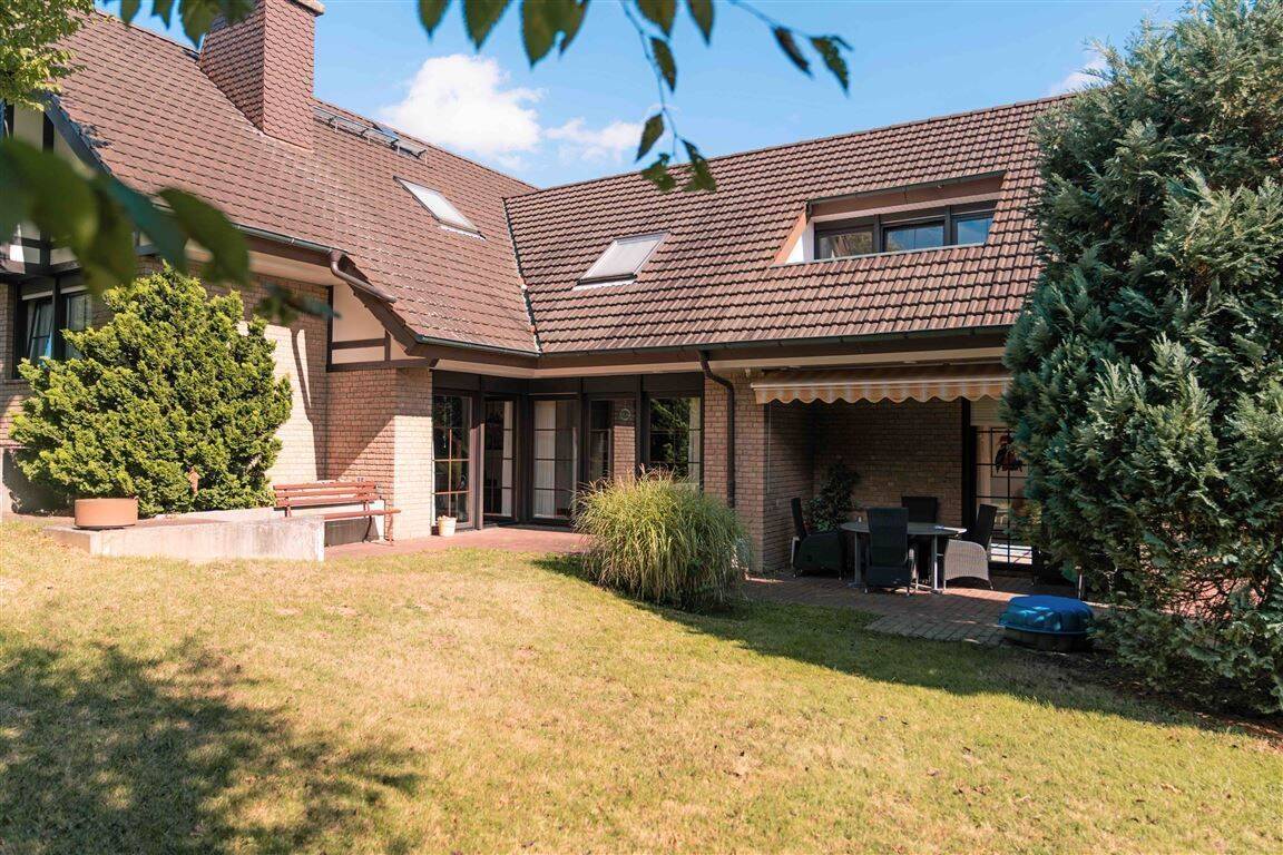 Hochwertiges Architektenhaus mit großem Grundstück in Nordshausen, 34132 Kassel (Bad Wilhelmshöhe Brasselsberg Niederzwehren Nordshausen Oberzwehren)