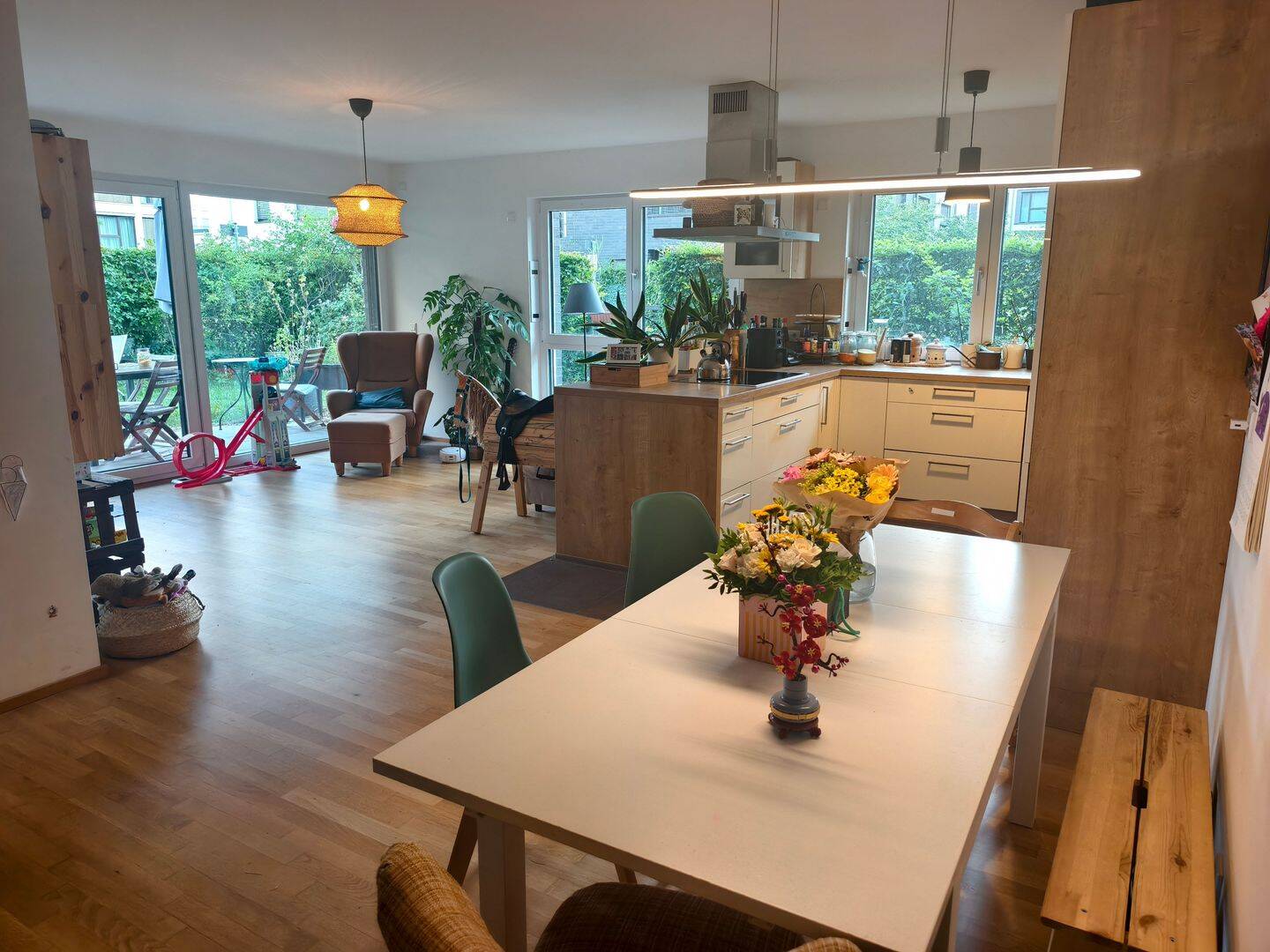 Erlanger Höfe: Lichtdurchflutete 4-Zimmer-Gartenwohnung im Herzen Erlangens, 91052 Erlangen (Anger Erlangen-Ost Erlangen-Süd Innenstadt)