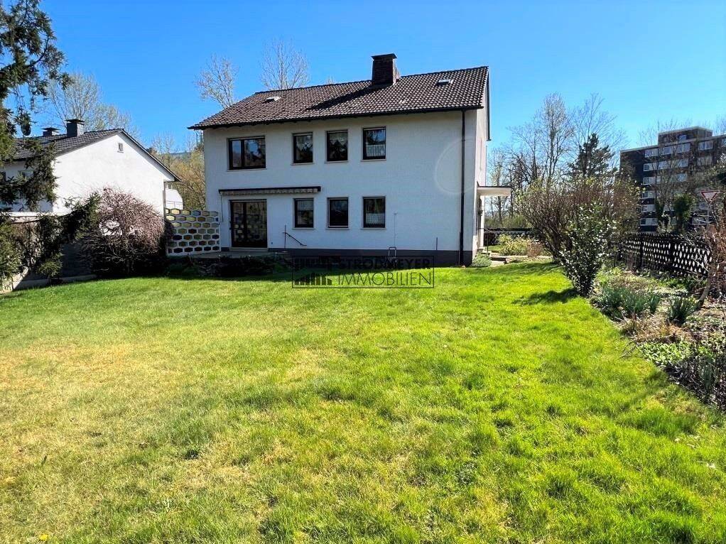 Sehr gepflegtes Zweifamilienhaus auf Kaufgrund stück mit schönem Garten und Garage!, 58119 Hagen (Hohenlimburg)