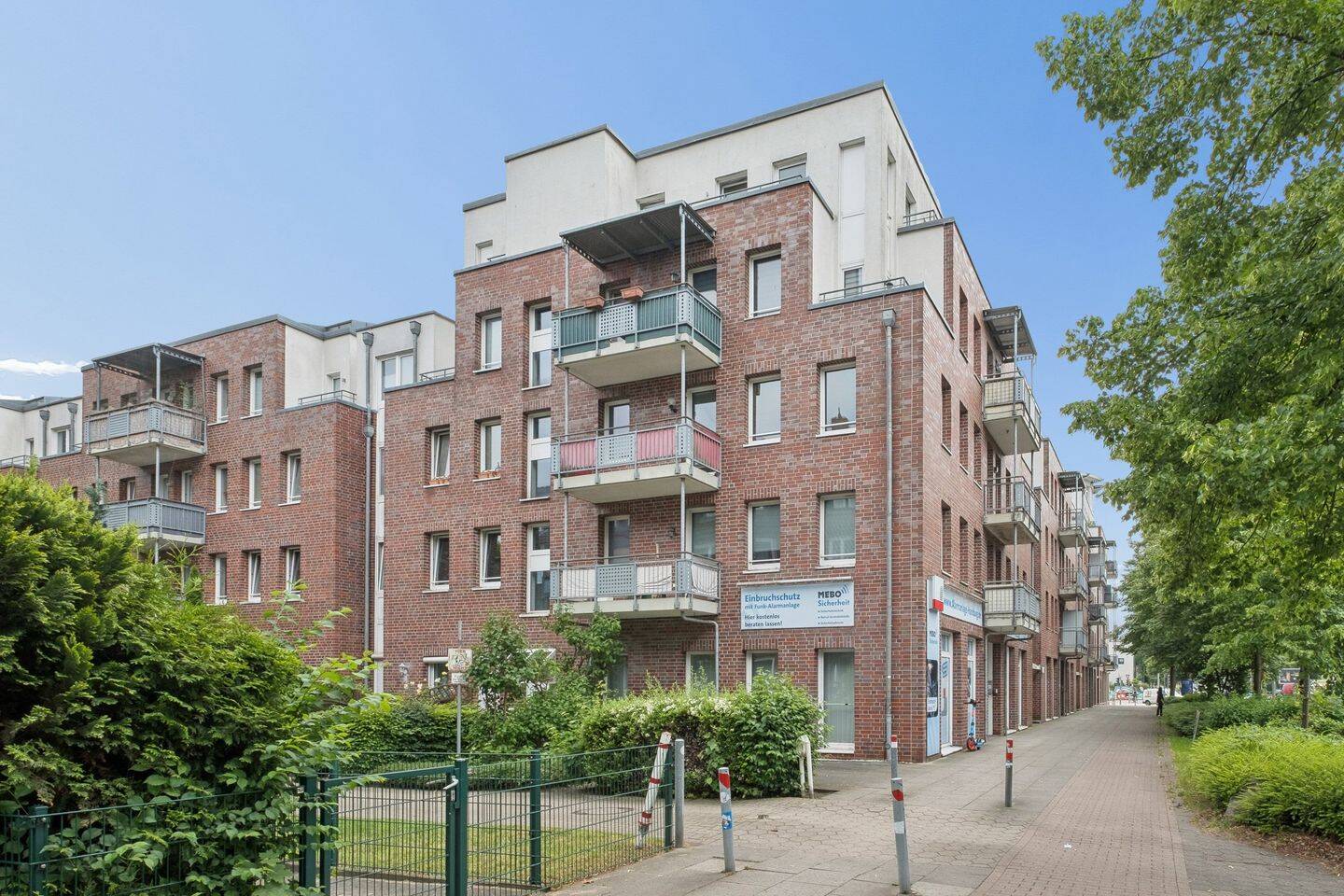 Umfassend modernisierte und zuverlässig vermietete 1-Zimmer-Wohnung in Hamburg-Tonndorf, 22045 Hamburg (Wandsbek Jenfeld Tonndorf)