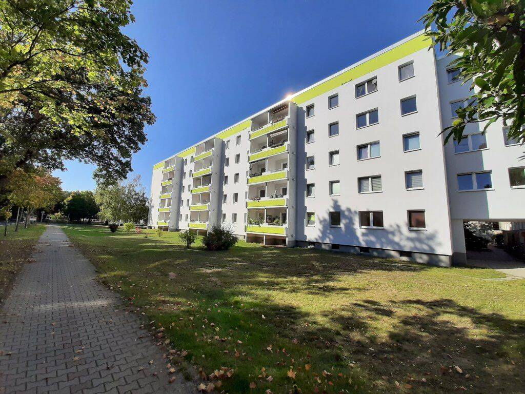 Ruheoase im Grünen: Familienfreundliche 4-Raumwohnung mit Balkon, 3099 Kolkwitz