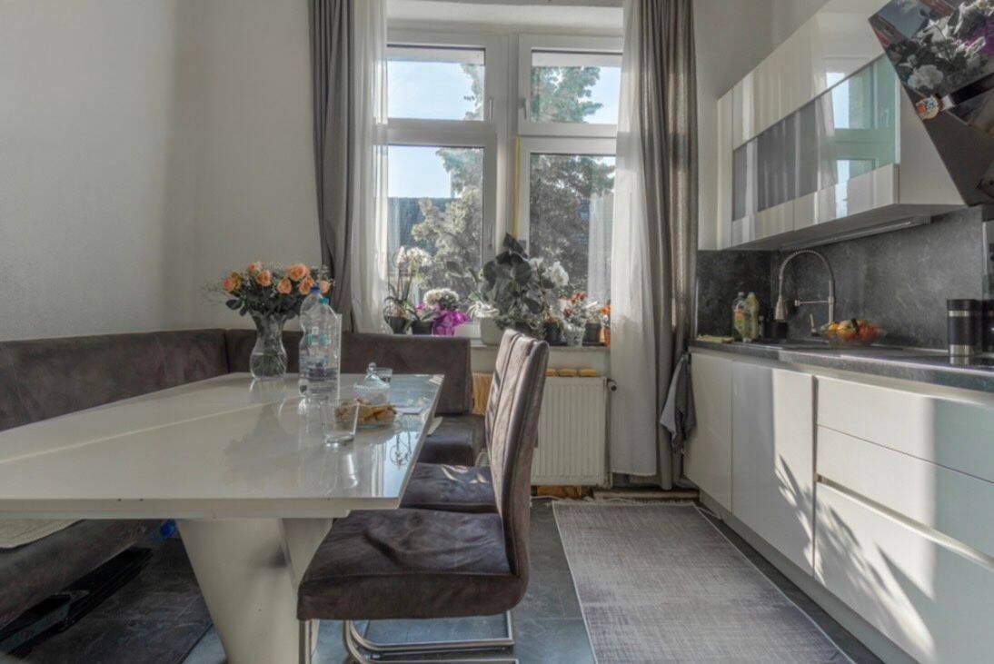 4,5 Zimmer in Duisburg: Geräumige Wohnung in Hochfeld, 47053 Duisburg (Altstadt Dellviertel Hochfeld Wanheimerort)