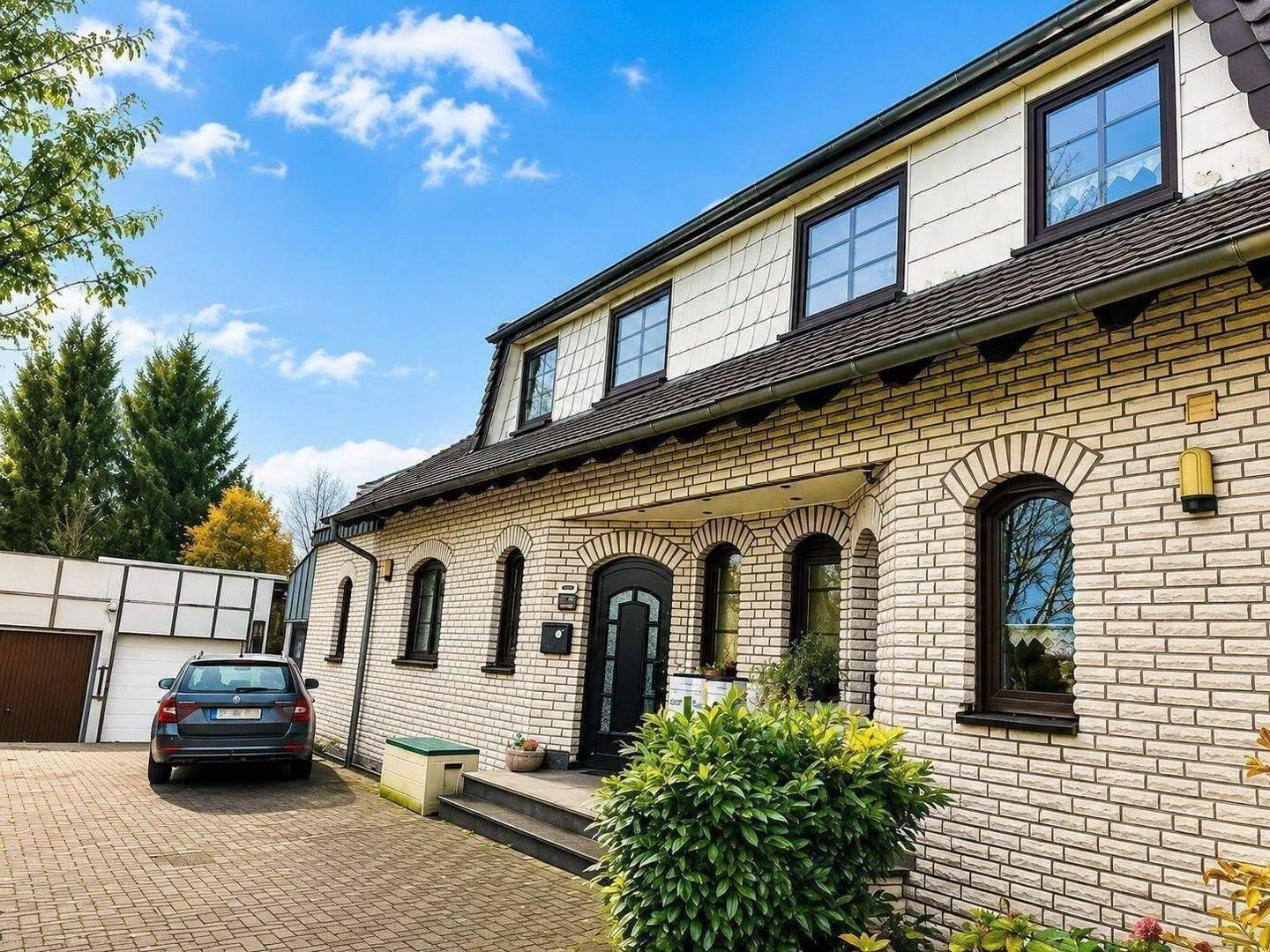 ***Mitten im Herzen von Welver*** Modernes Ein-Zweifamilienhaus mit kleiner Einliegerwohnung, großem Garten und Doppelgarage, 59514 Welver